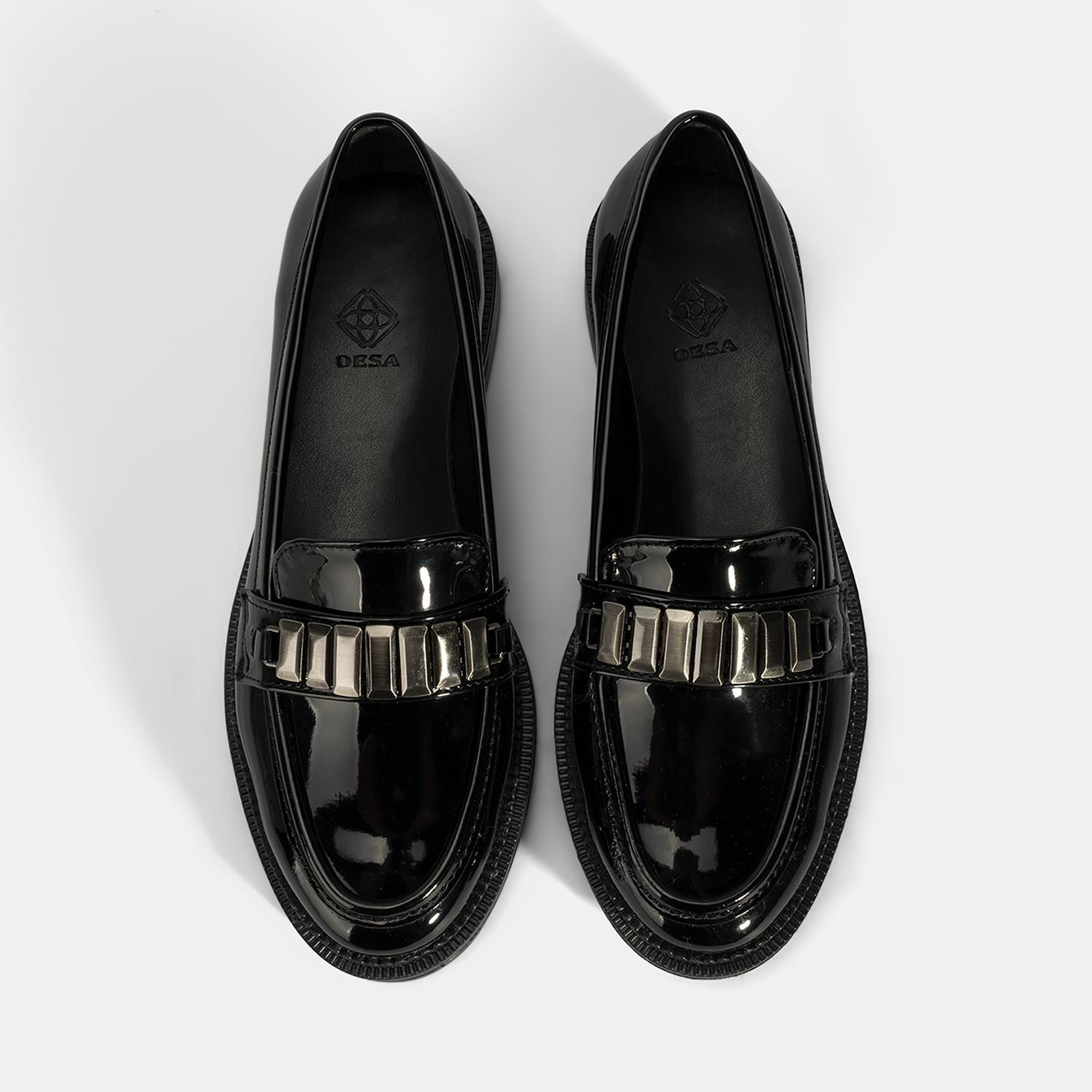 Kadın Siyah Metal Aksesuarlı Loafer