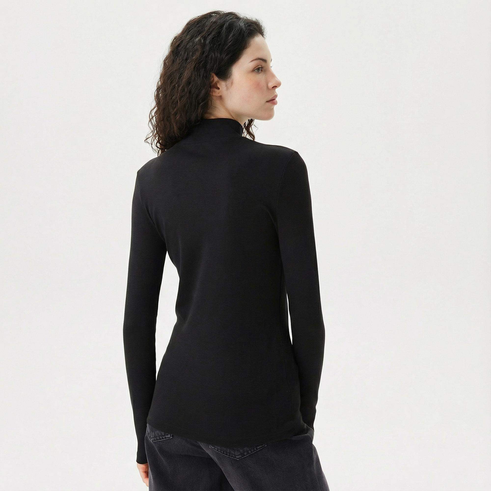 Lacoste Kadın Slim Fit Uzun Kollu Bisiklet Yaka Siyah T-Shirt