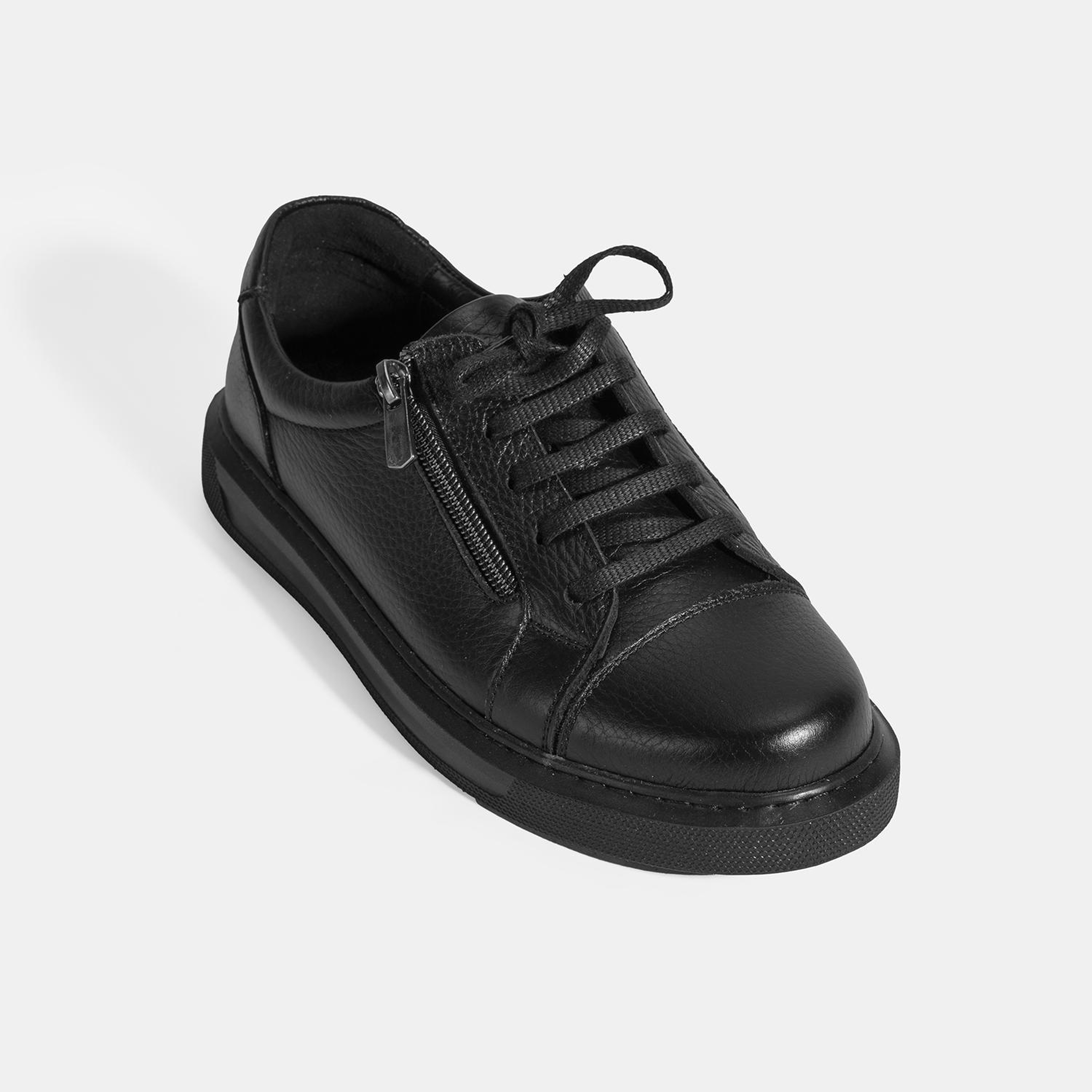 Kadın Siyah Bağcıklı Fermuar Detaylı Deri Günlük Ayakkabı