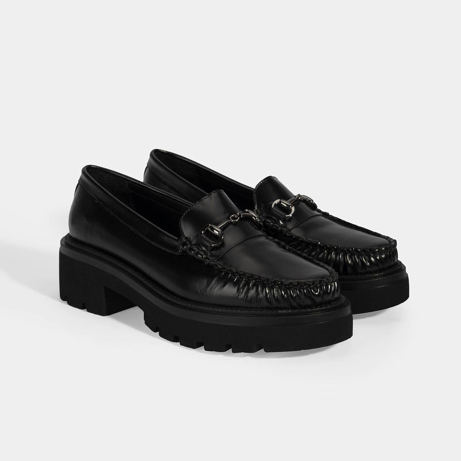Kadın Siyah Metal Toka Detaylı Deri Loafer