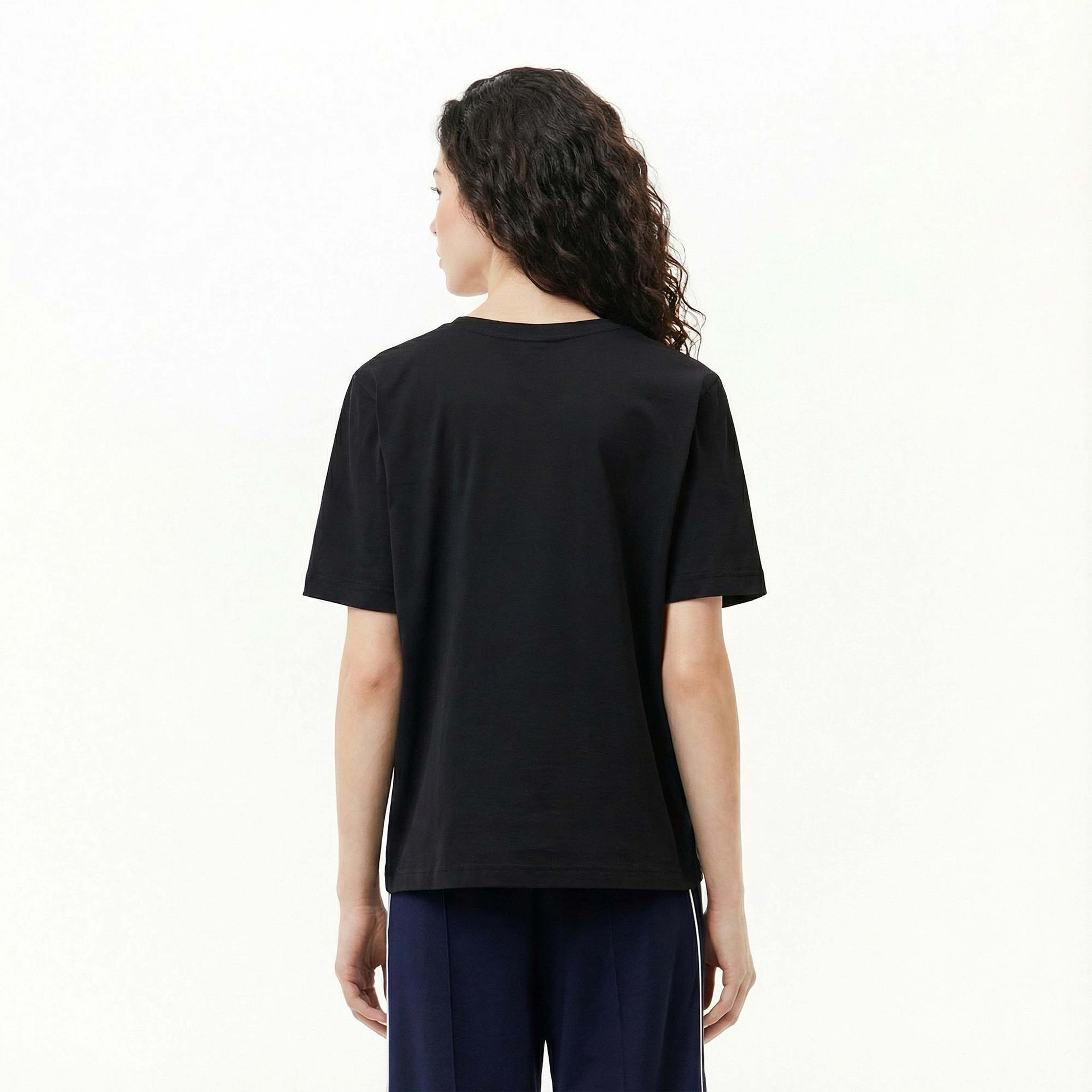 Lacoste Kadın Relaxed Fit V Yaka Siyah T-Shirt