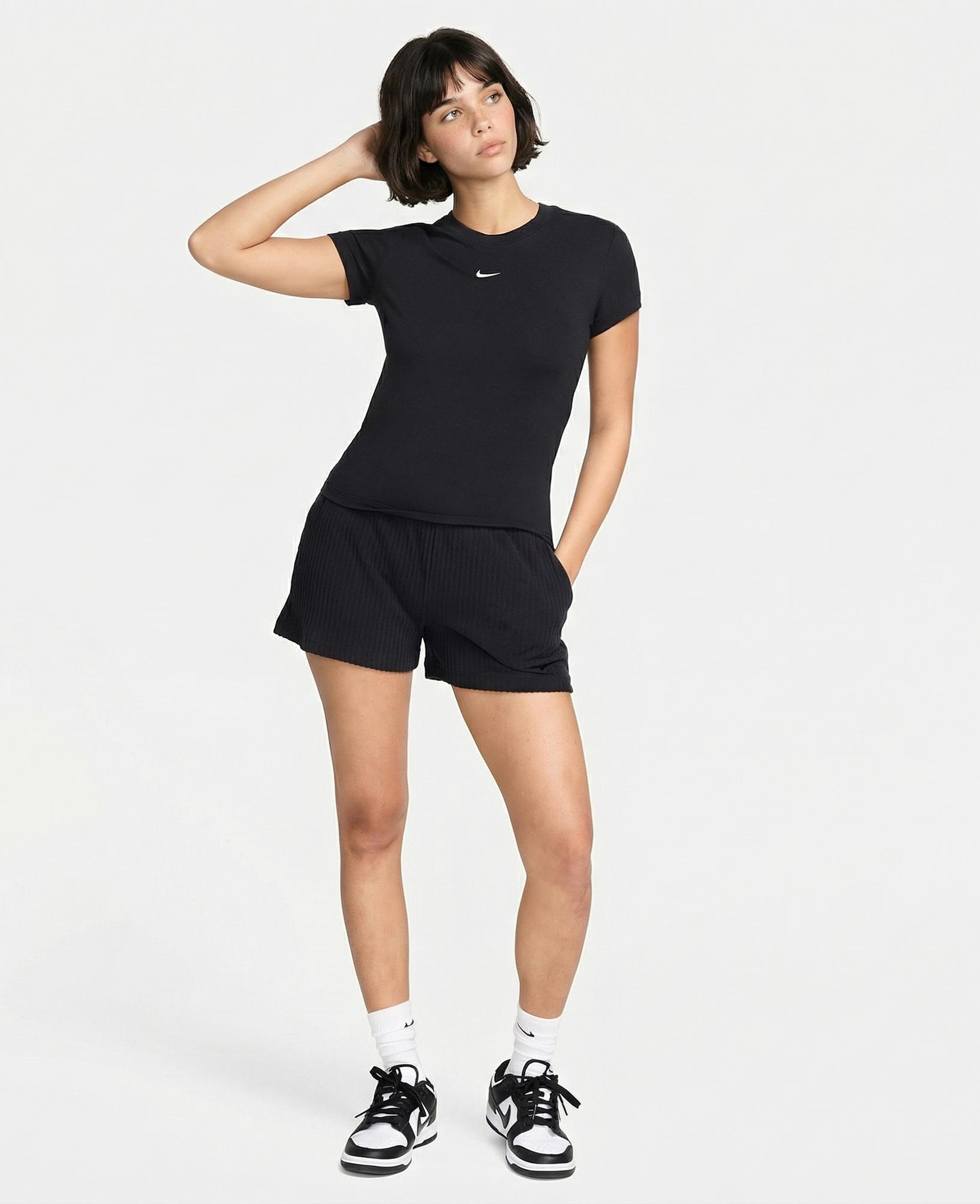 Nike Sportswear Chill Knit Kadın Siyah T-Shirt