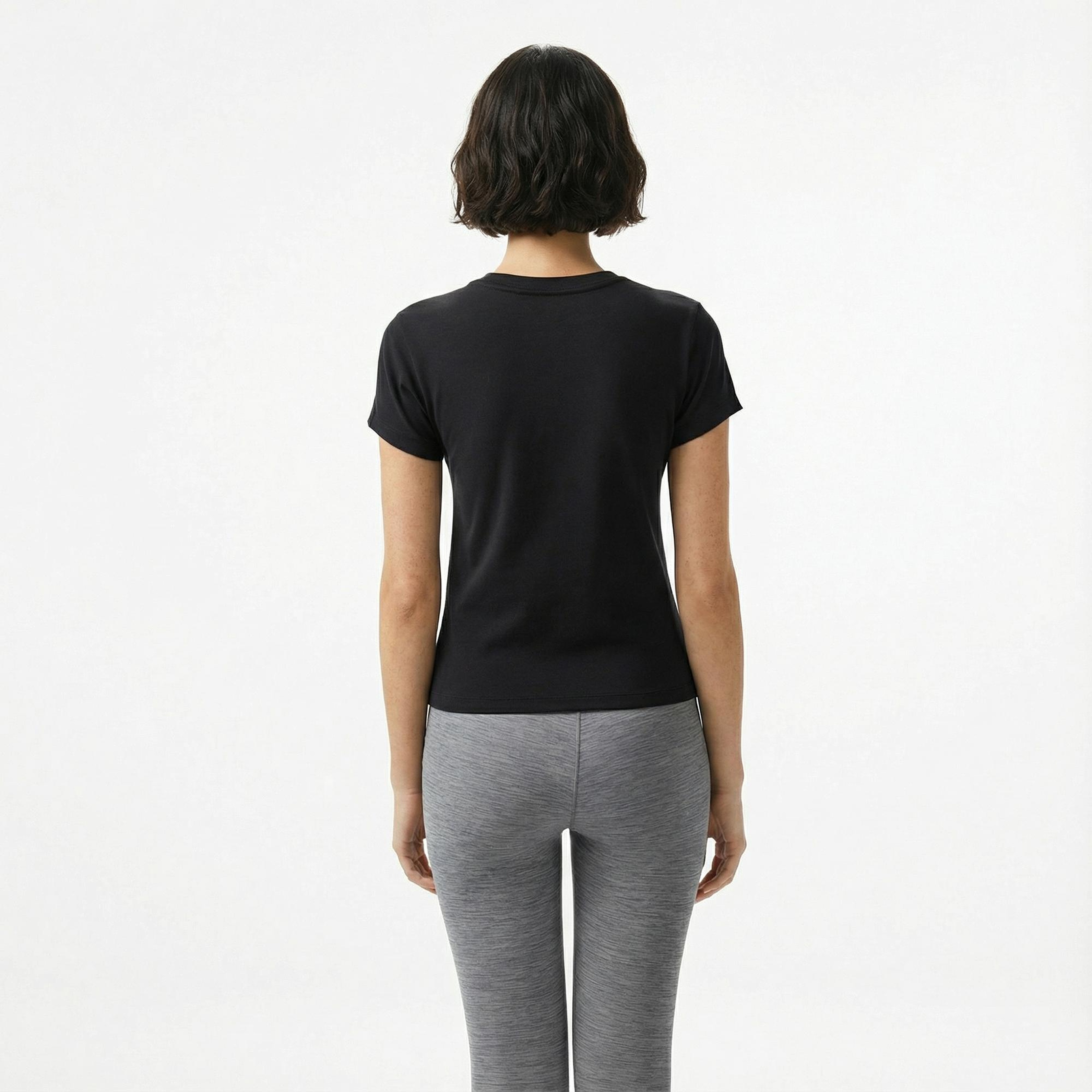 Nike Sportswear Chill Knit Kadın Siyah T-Shirt