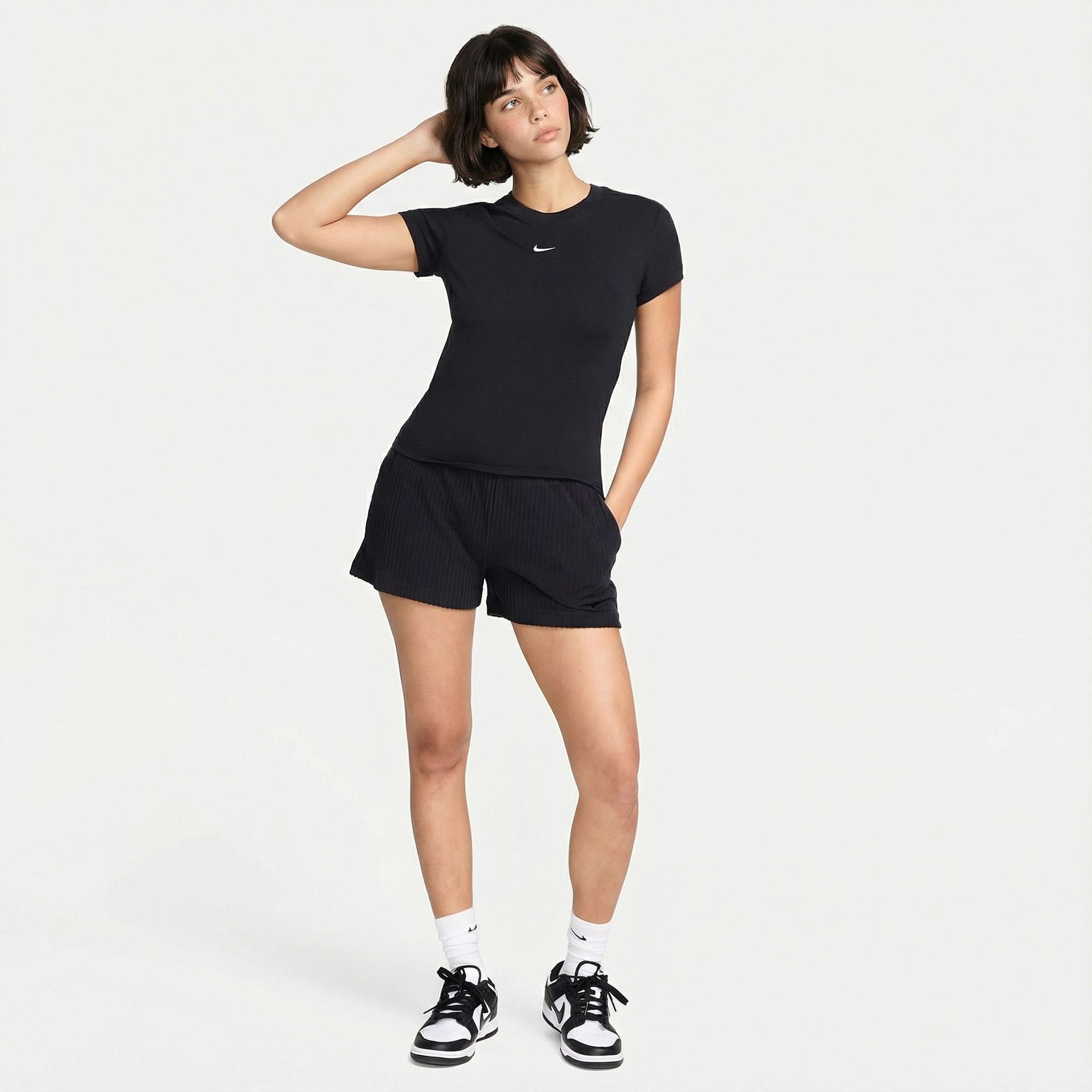 Nike Sportswear Chill Knit Kadın Siyah T-Shirt