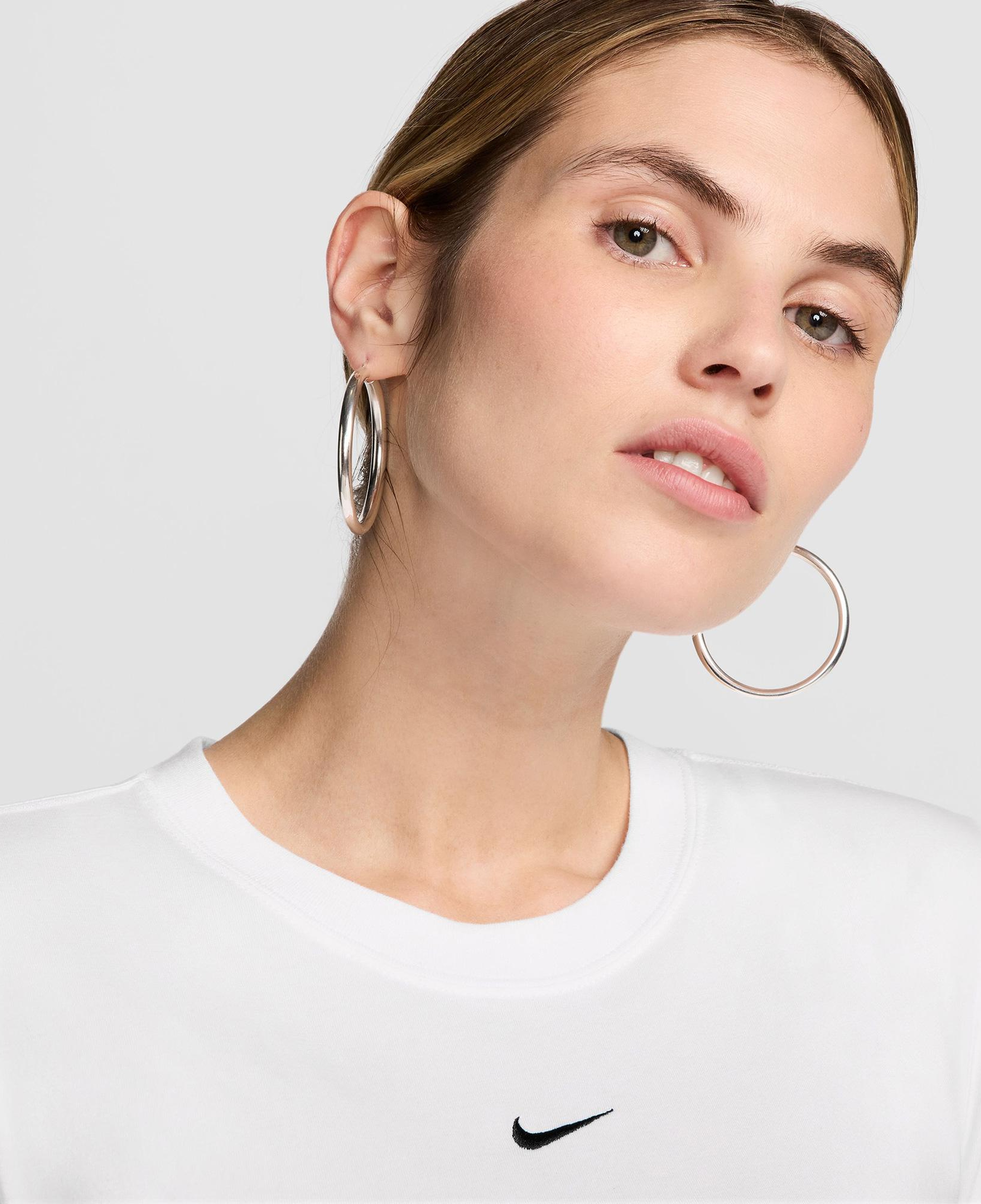 Nike Sportswear Chill Knit Kadın Beyaz T-Shirt