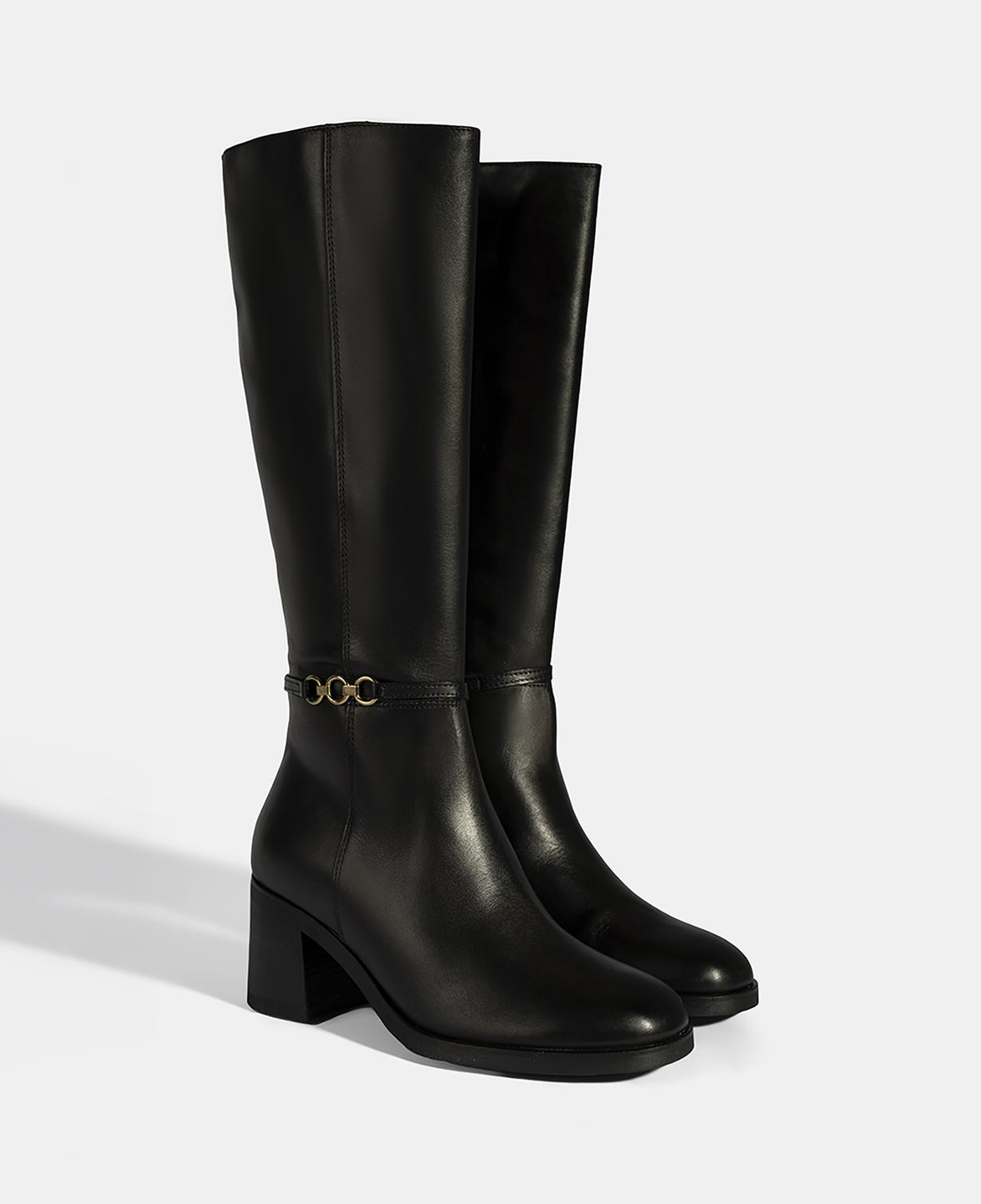 Kadın Siyah Metal Aksesuarlı Deri Çizme