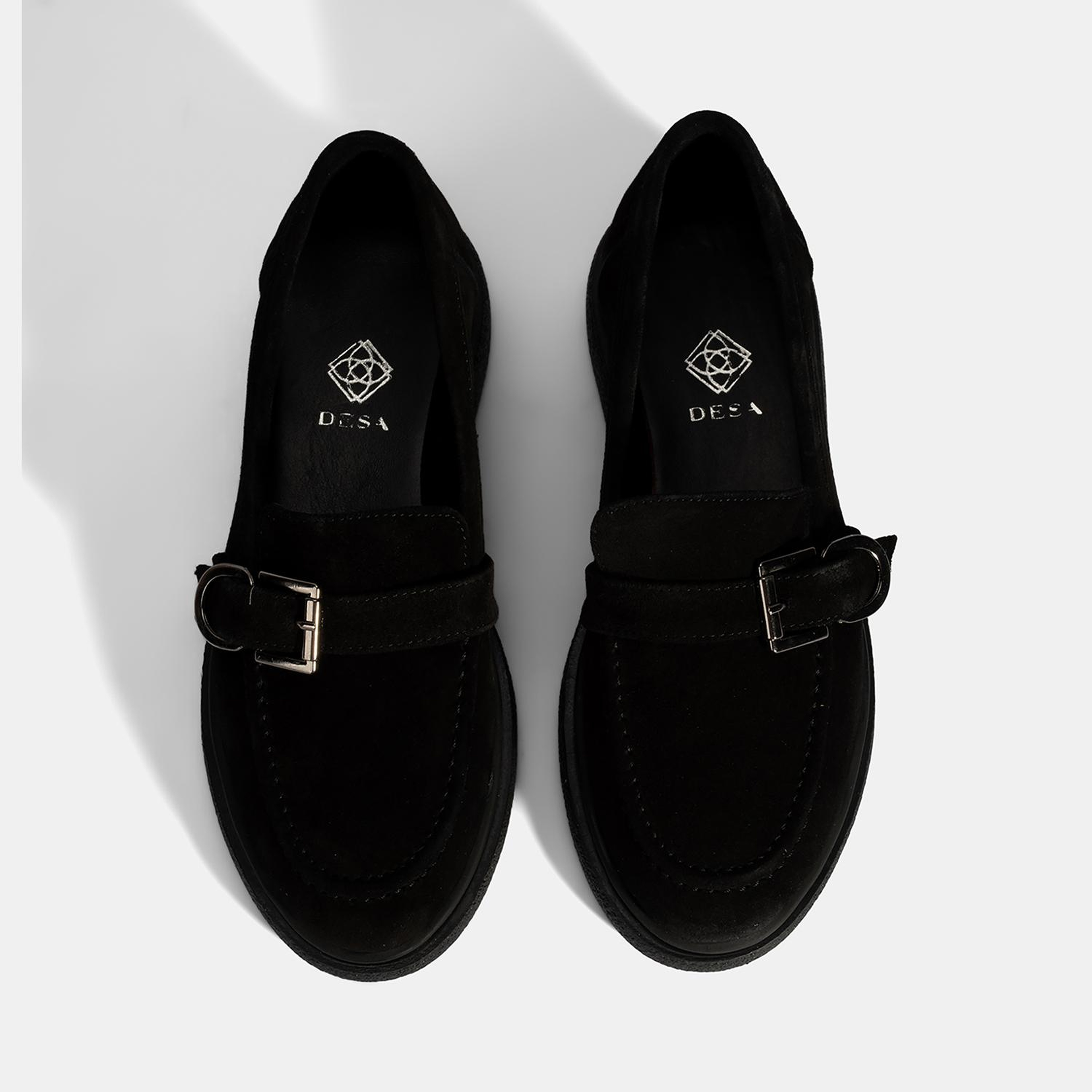 Kadın Siyah Metal Toka Detaylı Süet Loafer