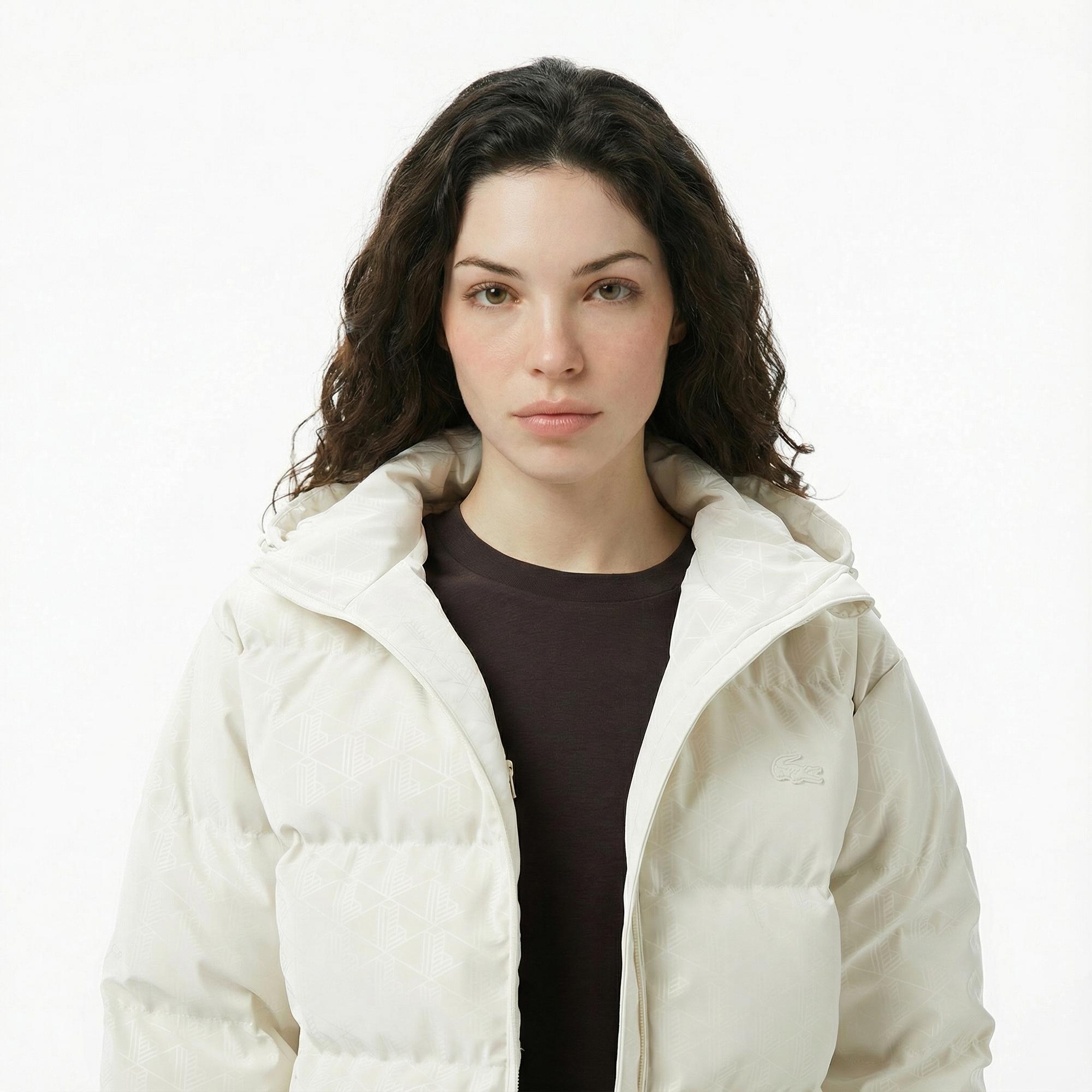 Lacoste Kadın Kapüşonlu Monogram Beyaz Mont