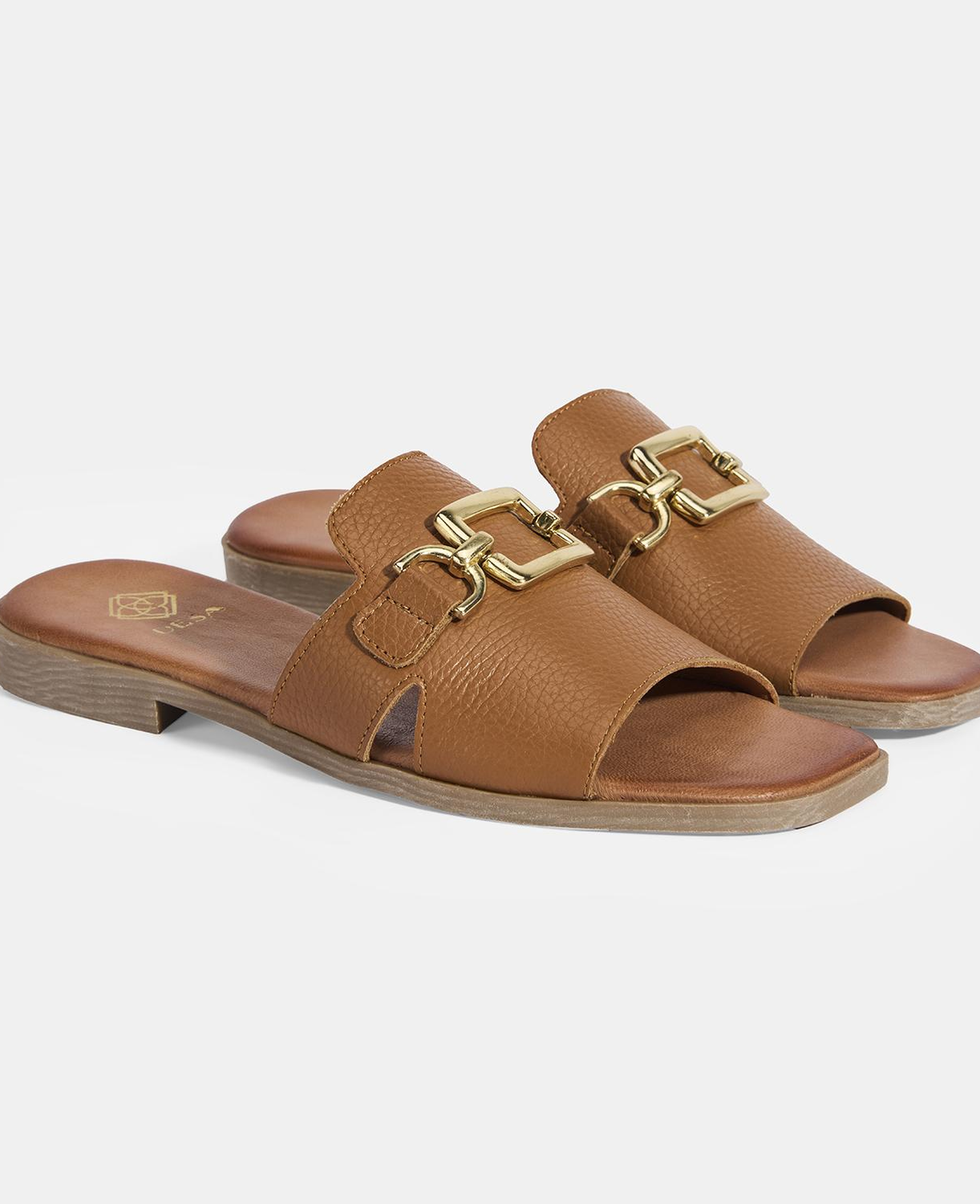 Kadın Taba Metal Toka Aksesuarlı Deri Terlik