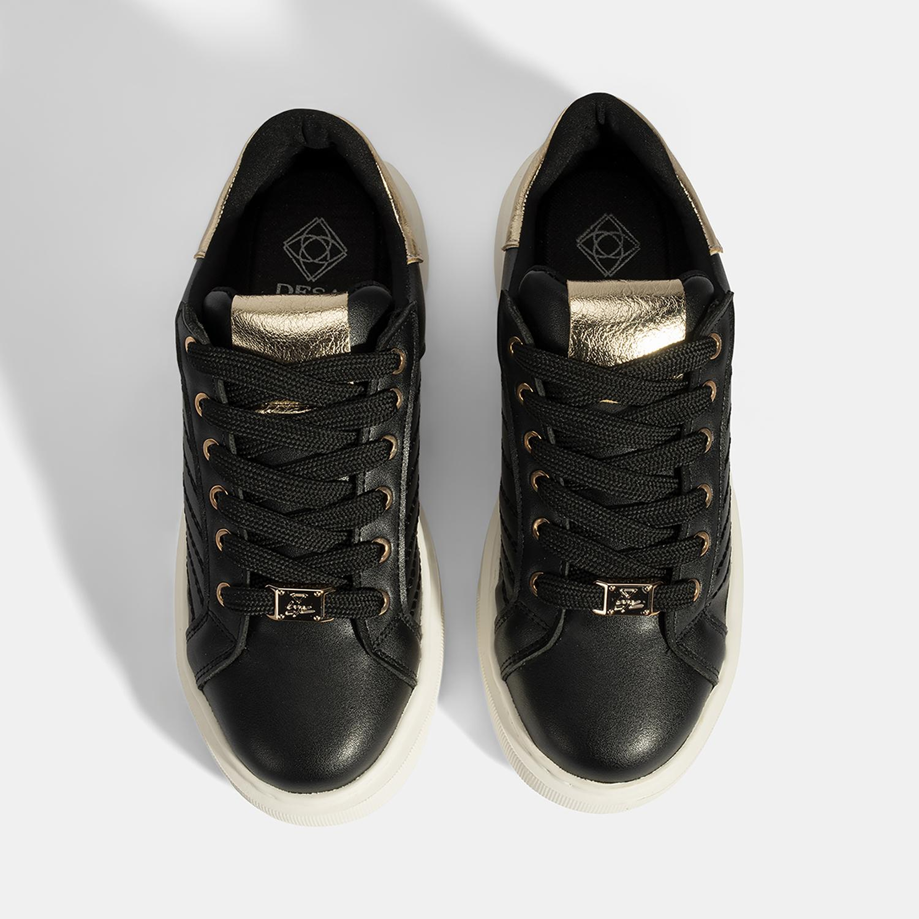 Kadın Siyah Bağcıklı Spor Ayakkabı