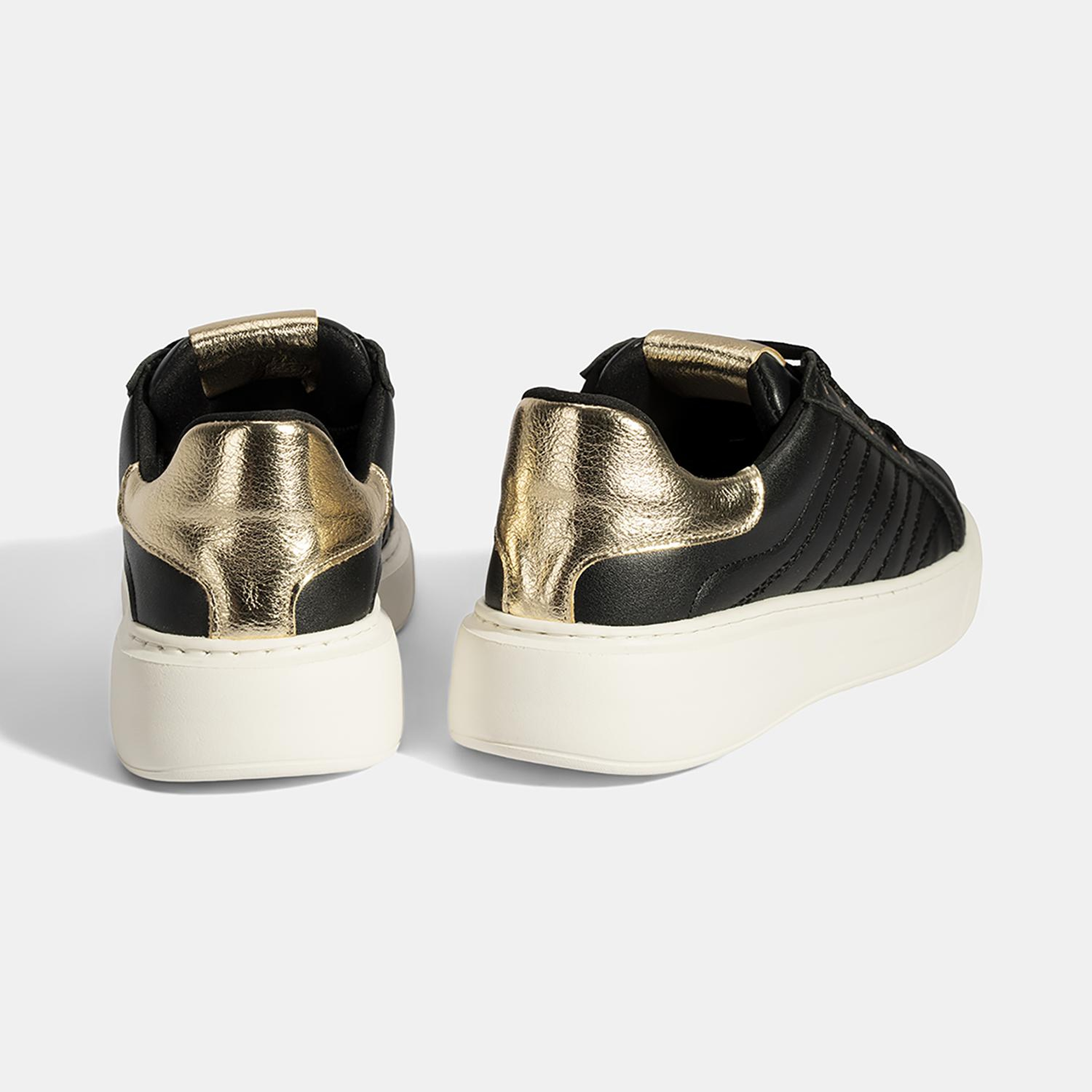 Kadın Siyah Bağcıklı Spor Ayakkabı