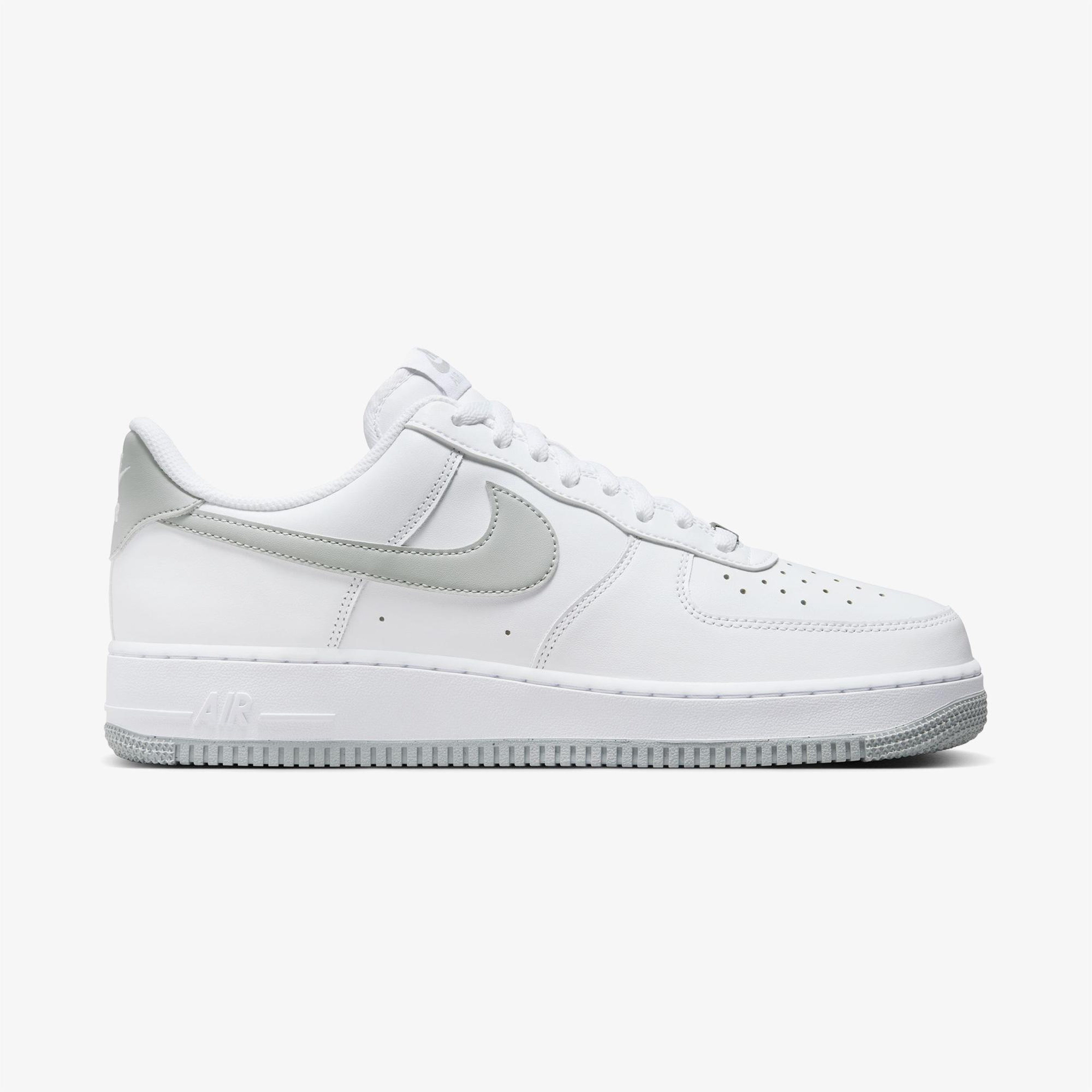 Nike Air Force 1 '07 Erkek Beyaz Spor Ayakkabı