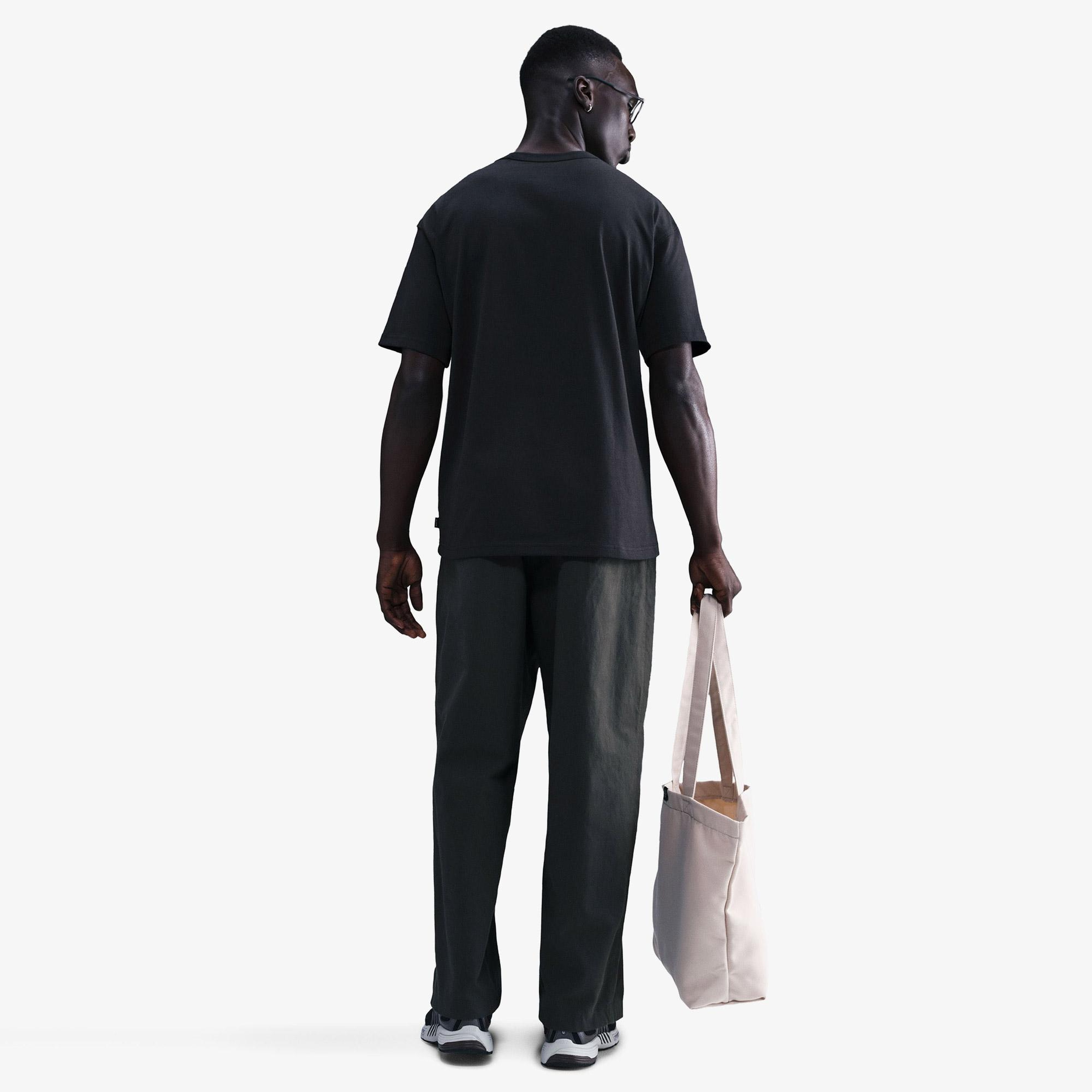 Nike Sportswear Premium Essentials Erkek Siyah T-Shirt