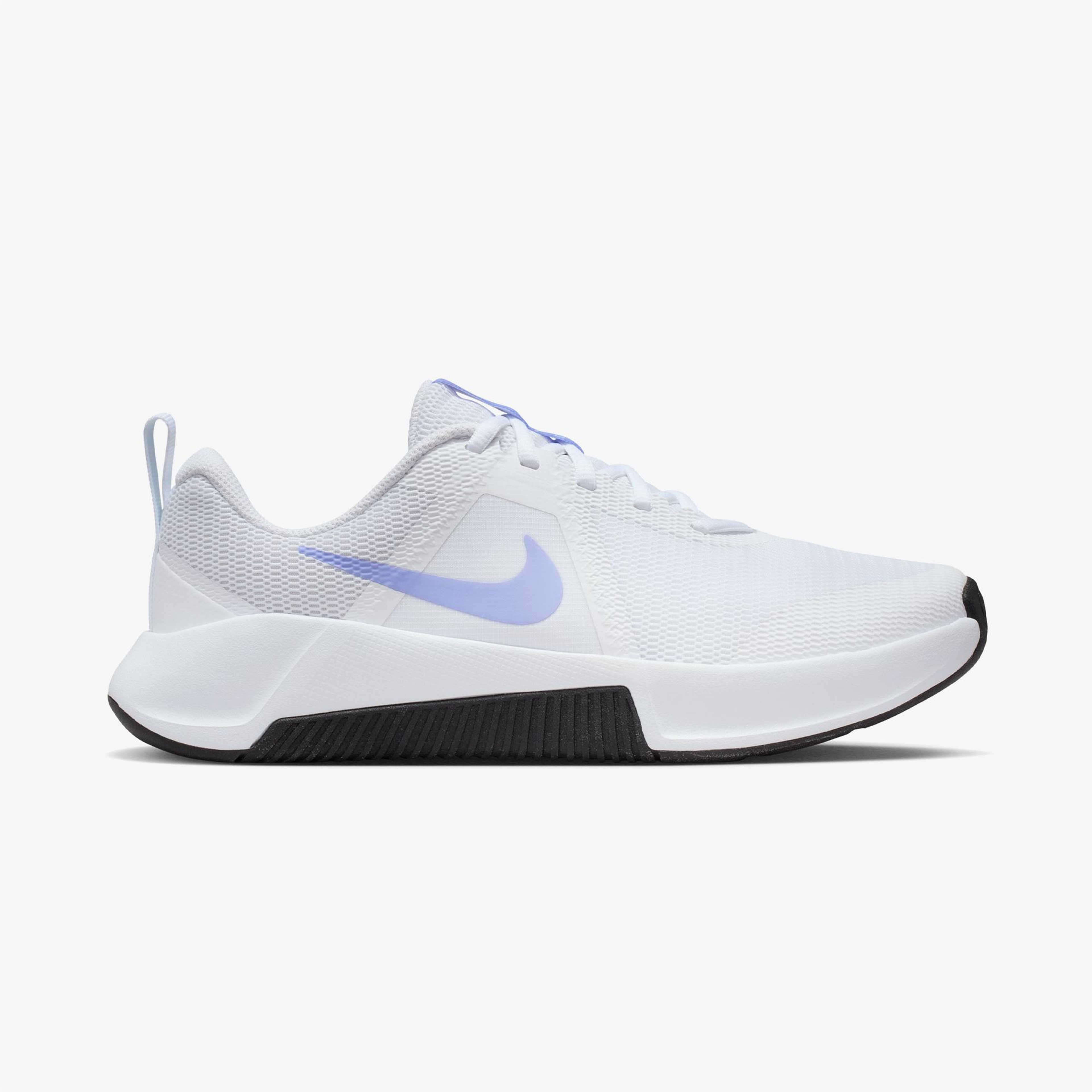 Nike MC Trainer 3 Kadın Beyaz Spor Ayakkabı