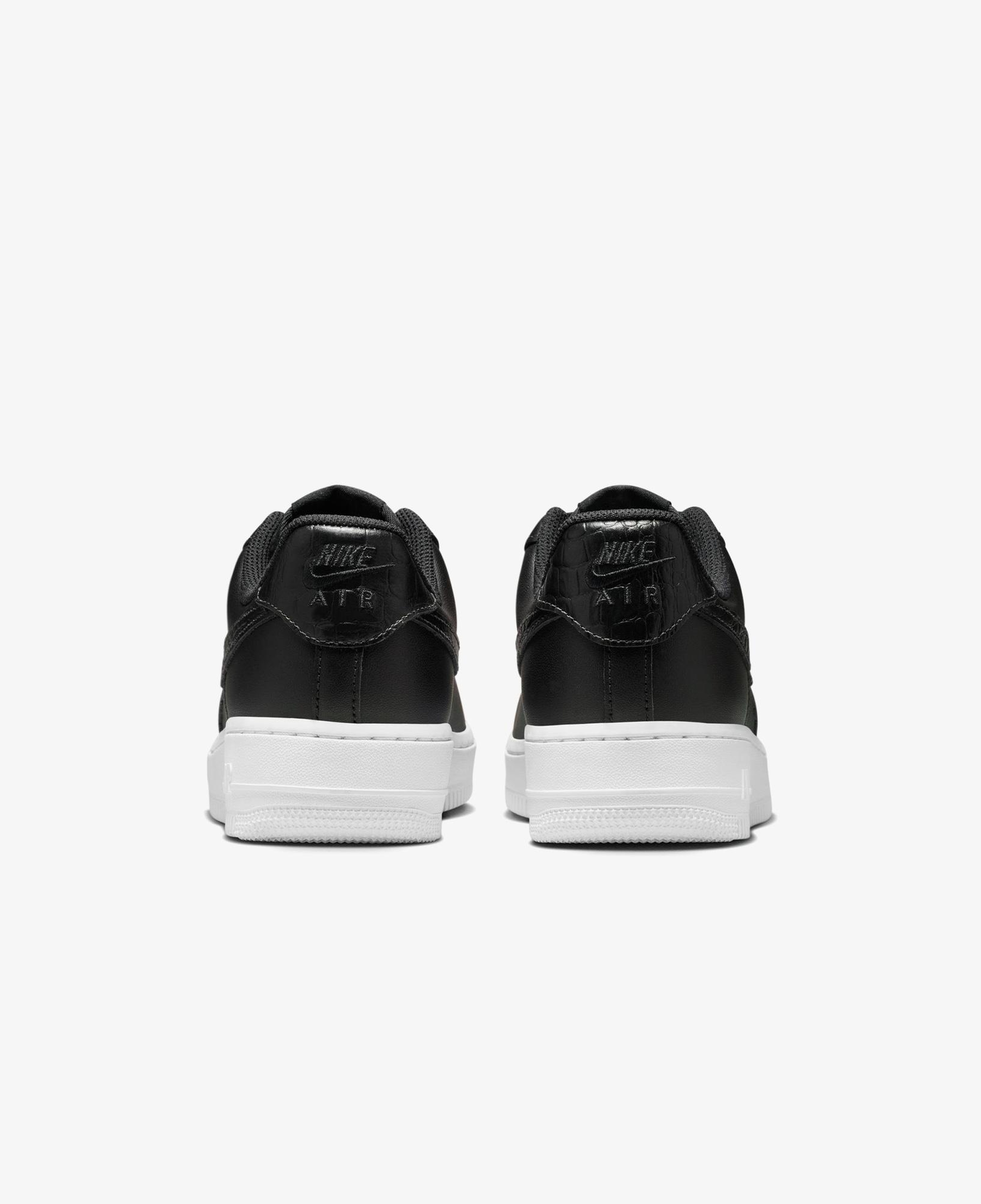 Nike Air Force 1 '07 SE Kadın Siyah Spor Ayakkabı