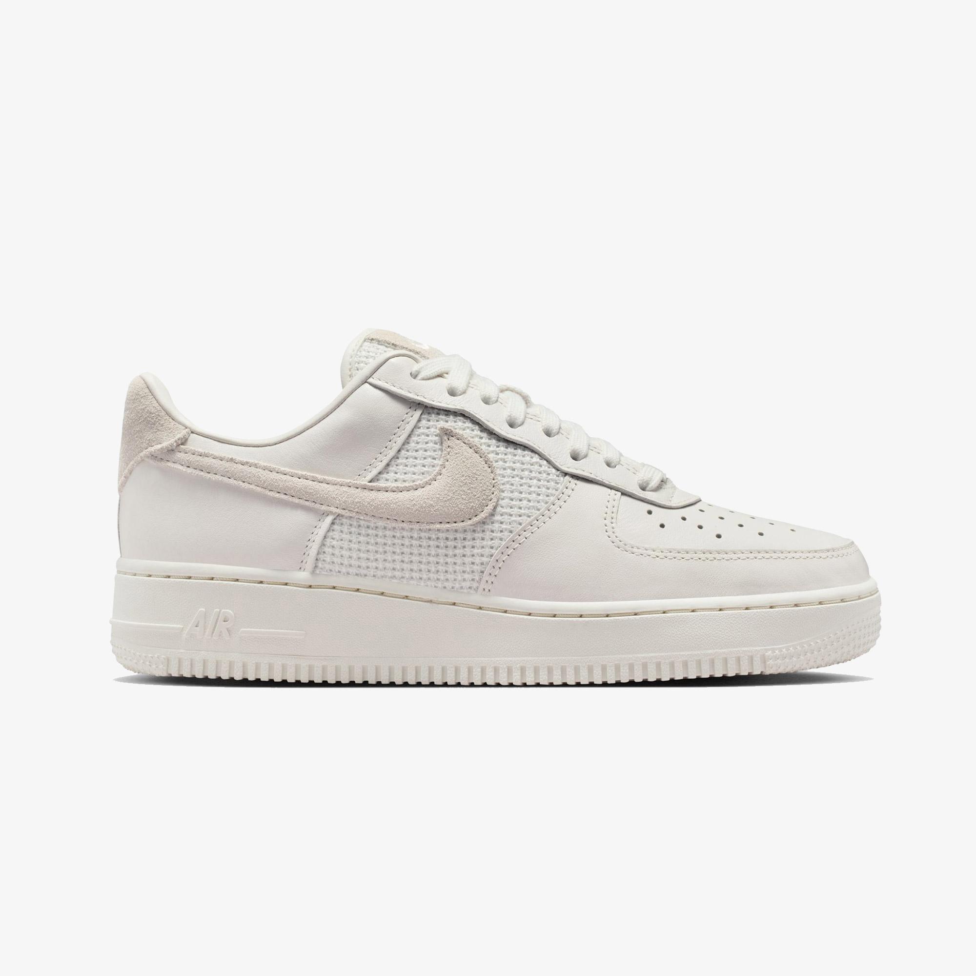 Nike Air Force 1 '07 Kadın Krem Rengi Spor Ayakkabı