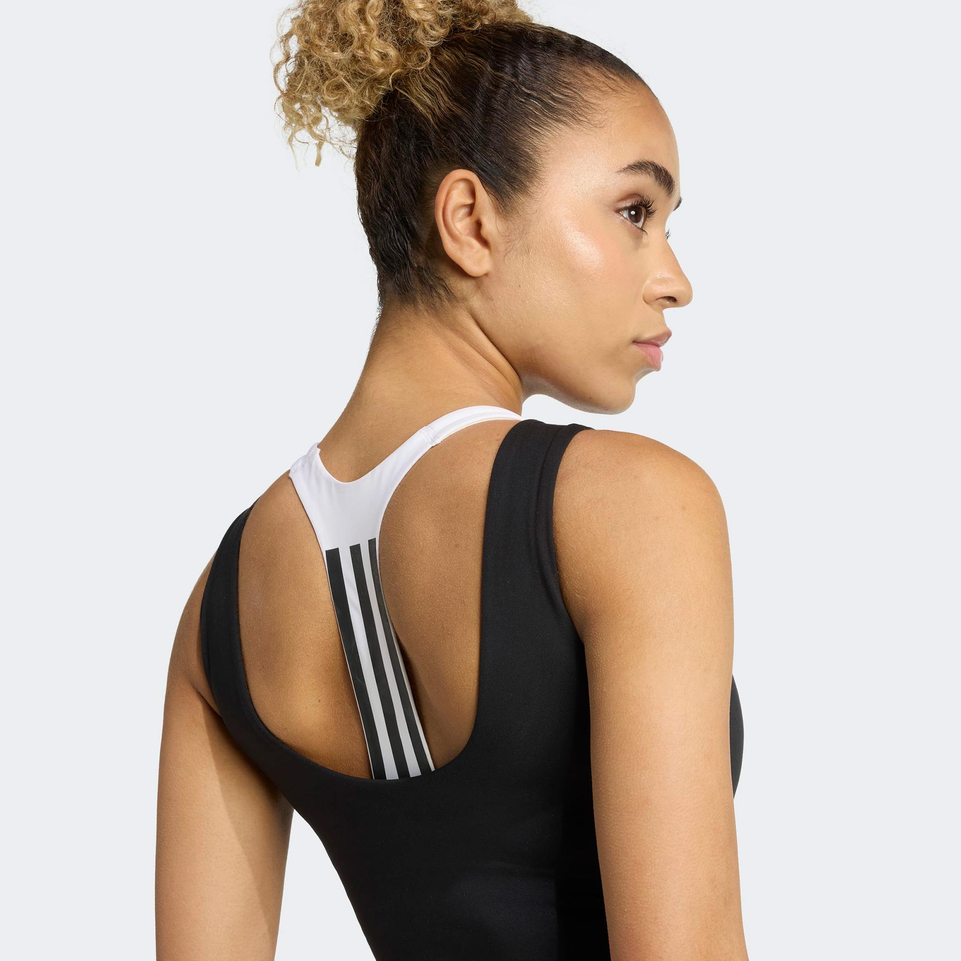 adidas Yoga Motion Kadın Siyah Crop T-Shirt