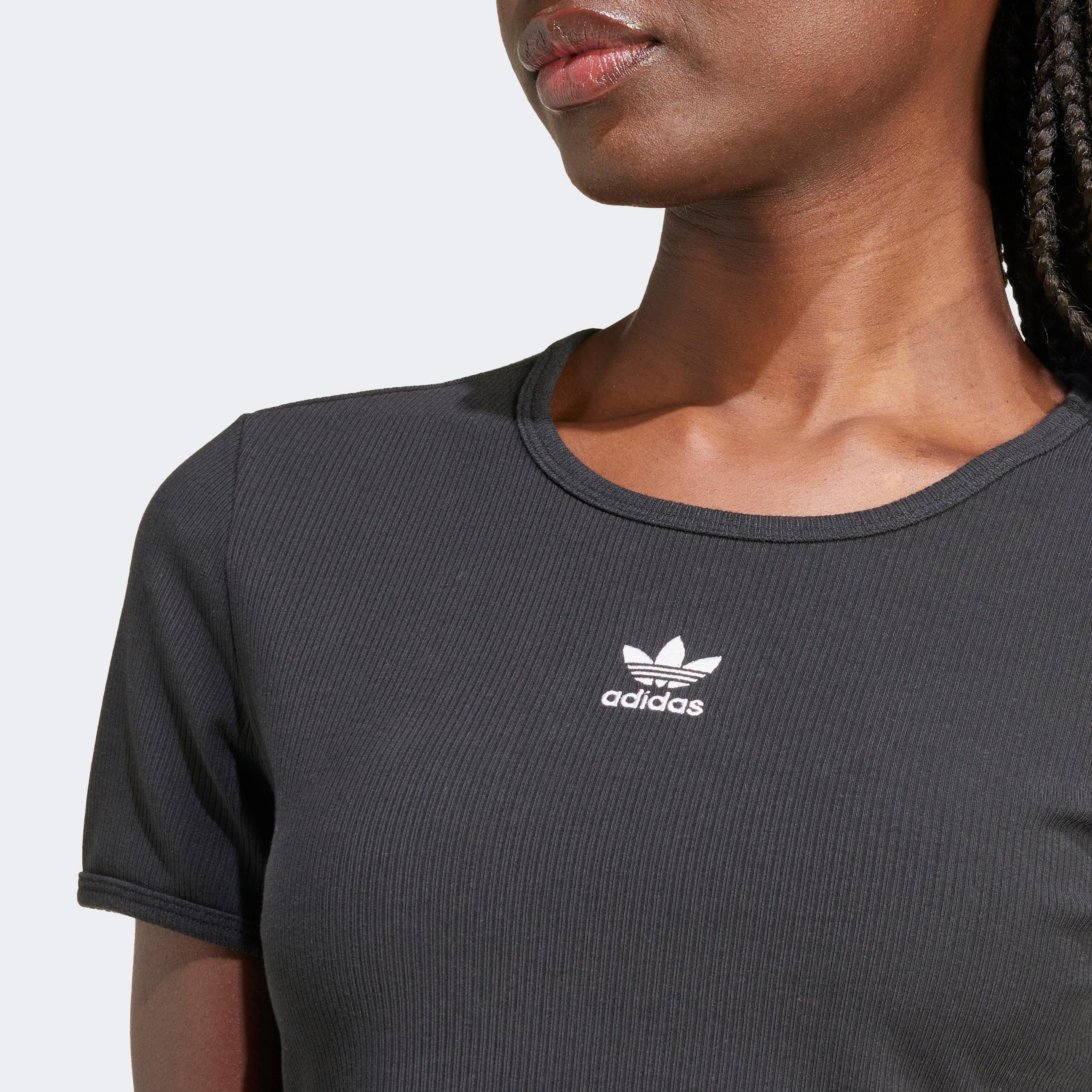 adidas Essentials Rib Kadın Siyah Crop T-Shirt