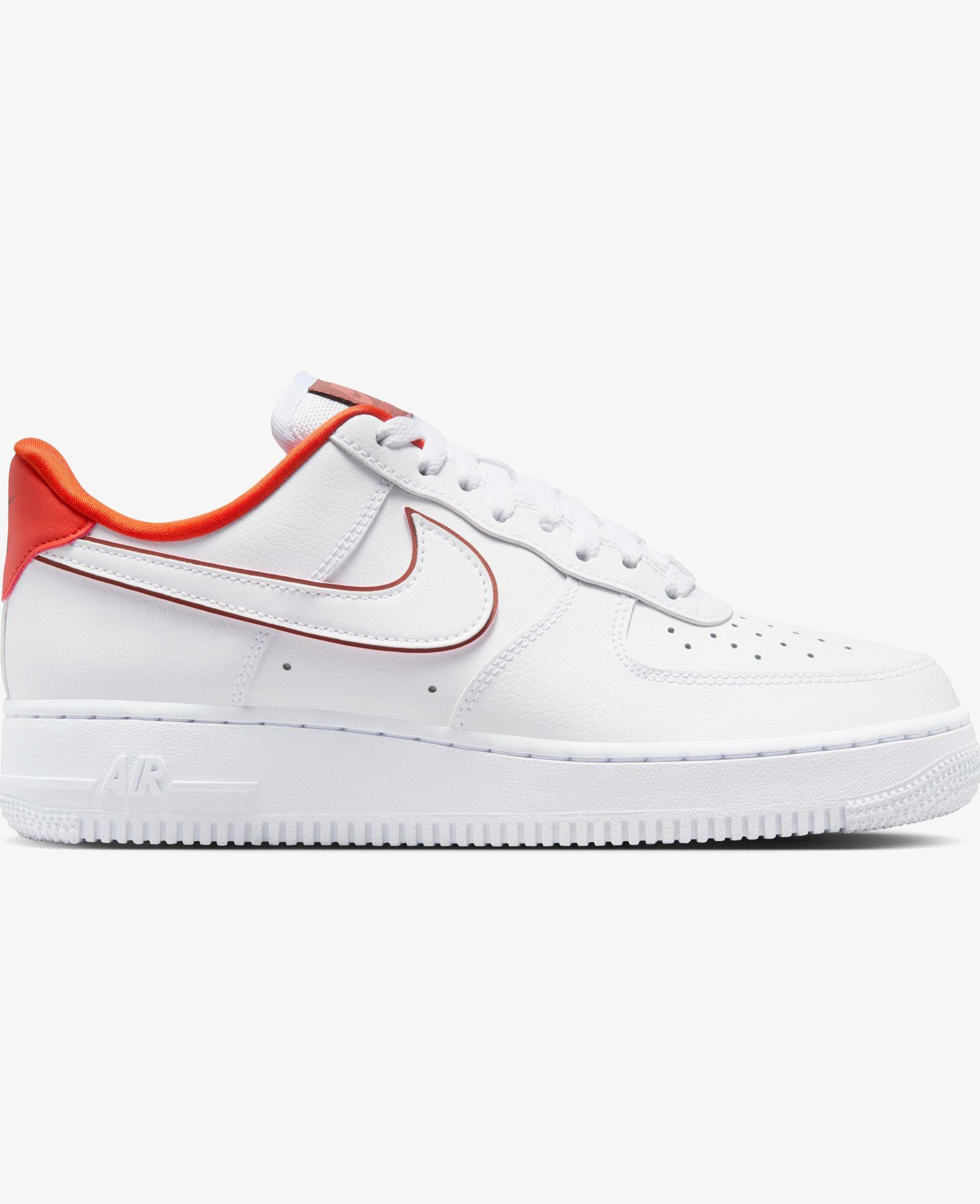 Nike Air Force 1 '07 Essential Kadın Beyaz Spor Ayakkabı