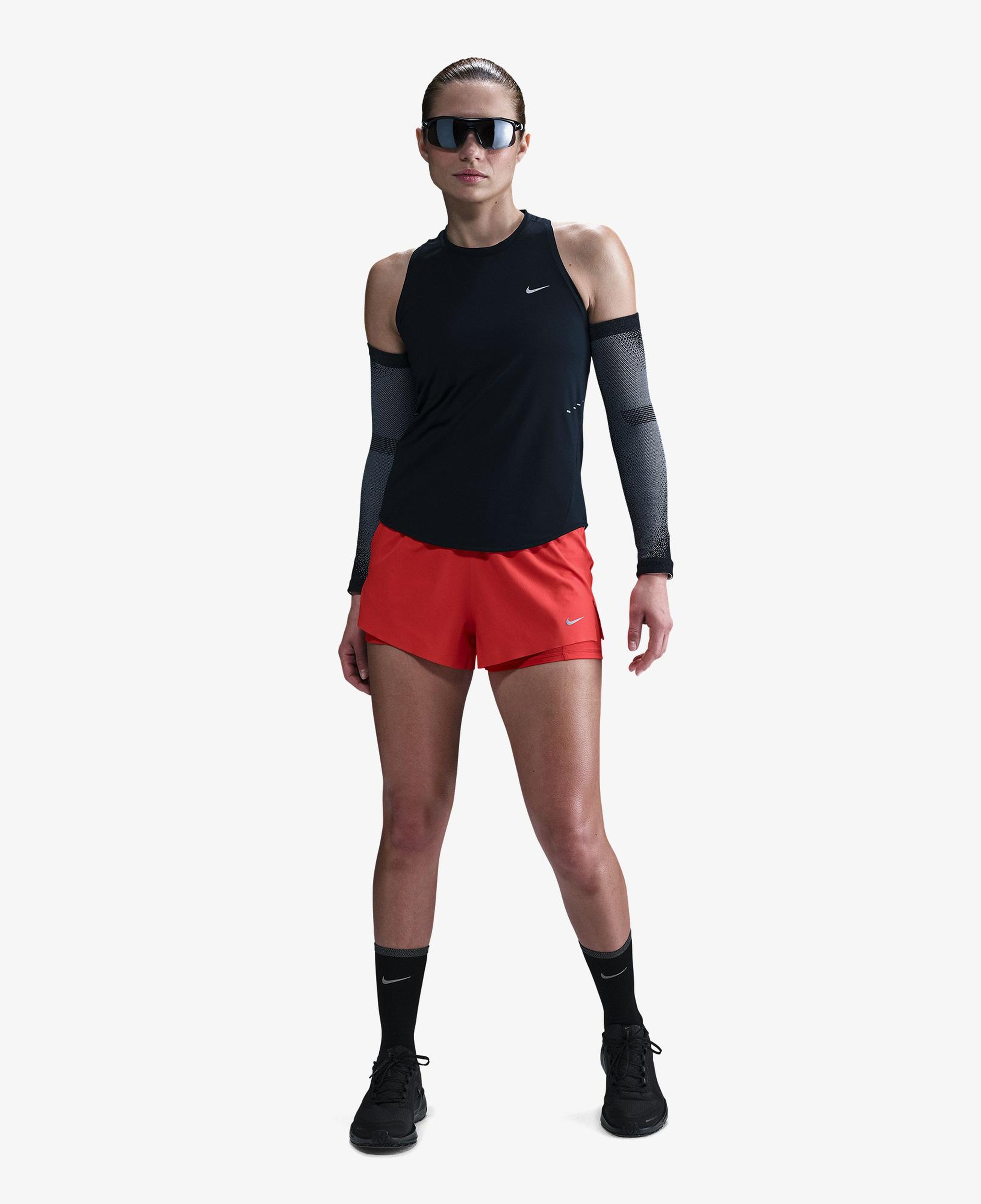 Nike Swift Dri-Fit Kadın Siyah Kolsuz T-Shirt