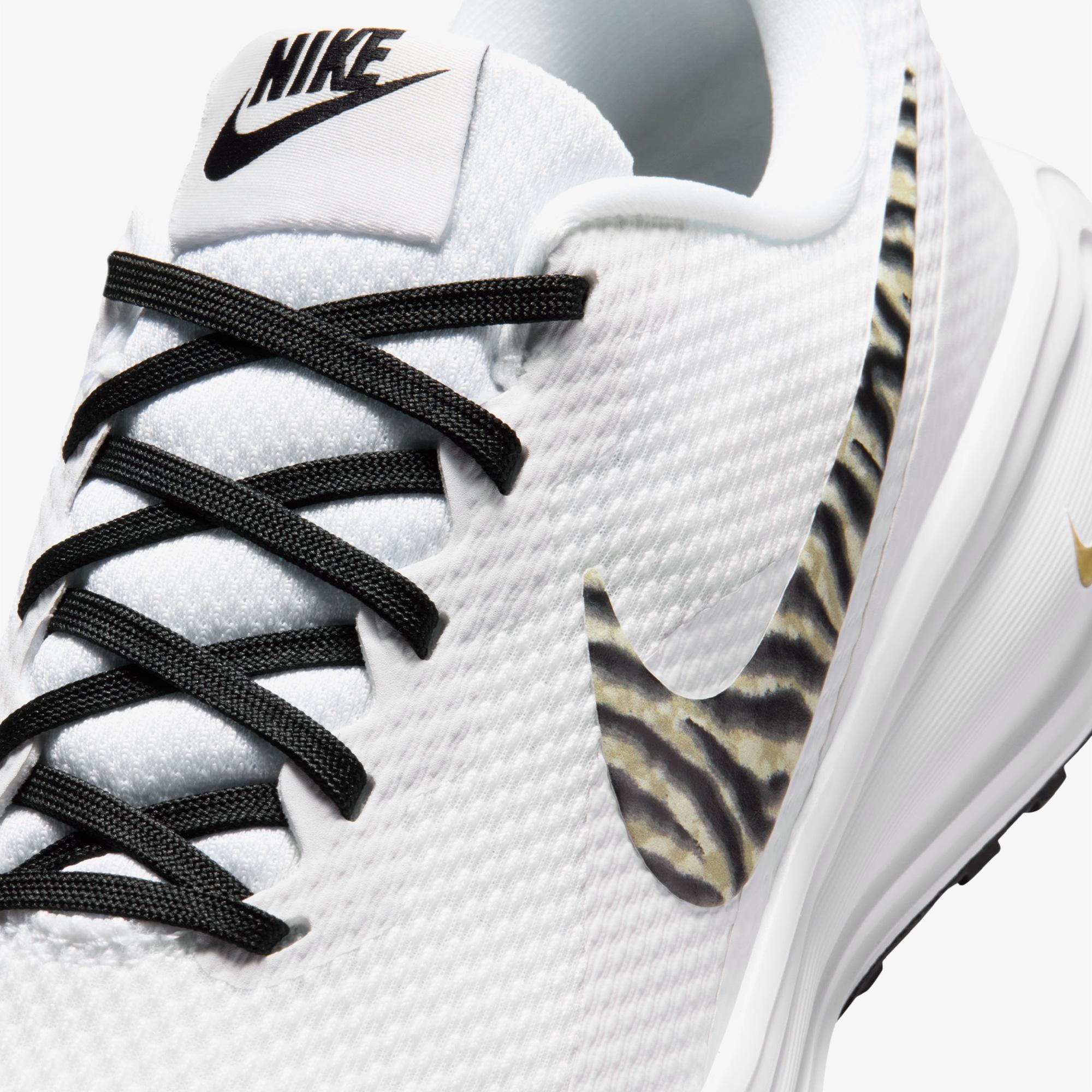 Nike Beyaz Nike Revolution 8