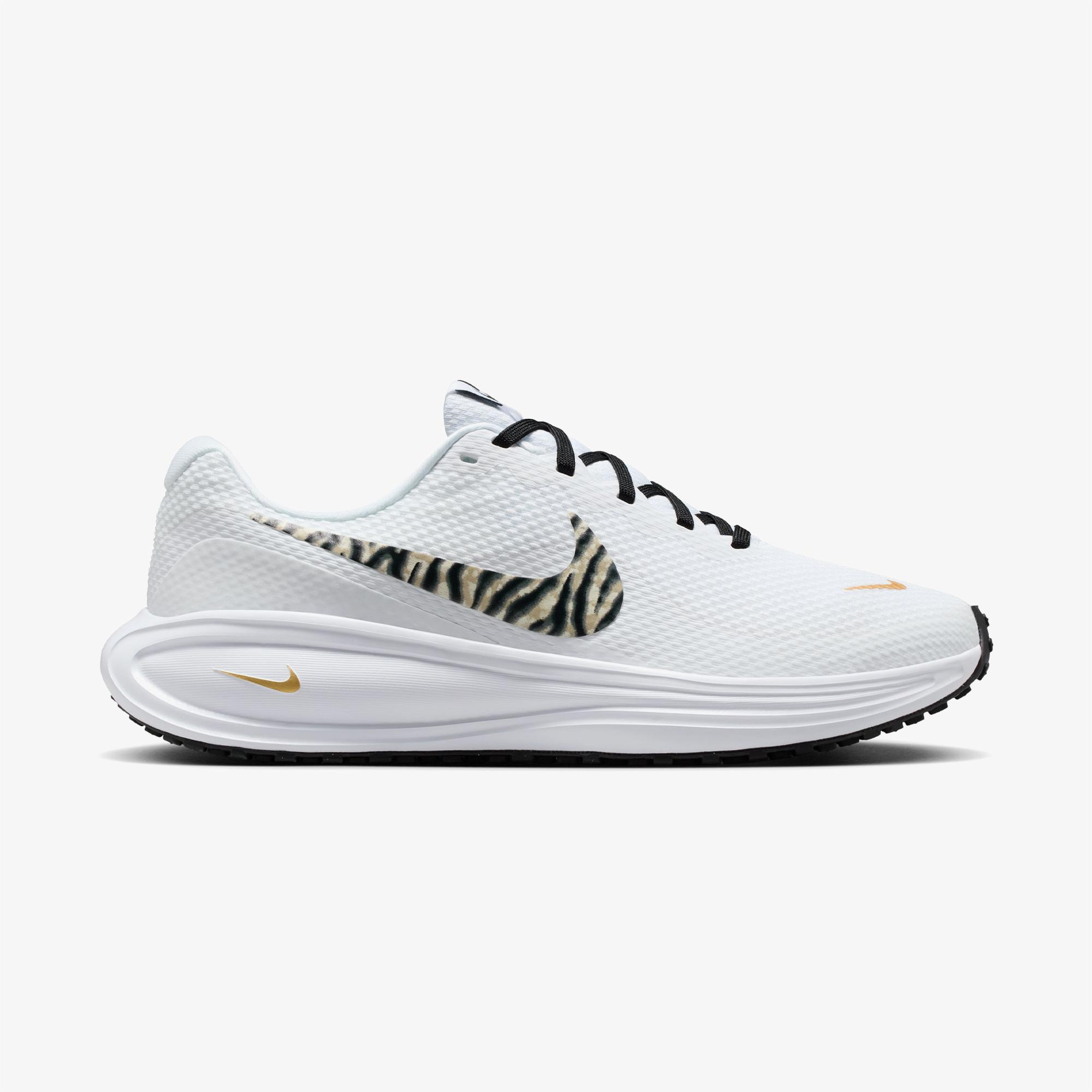 Nike Revolution 8 Kadın Beyaz Koşu Ayakkabısı