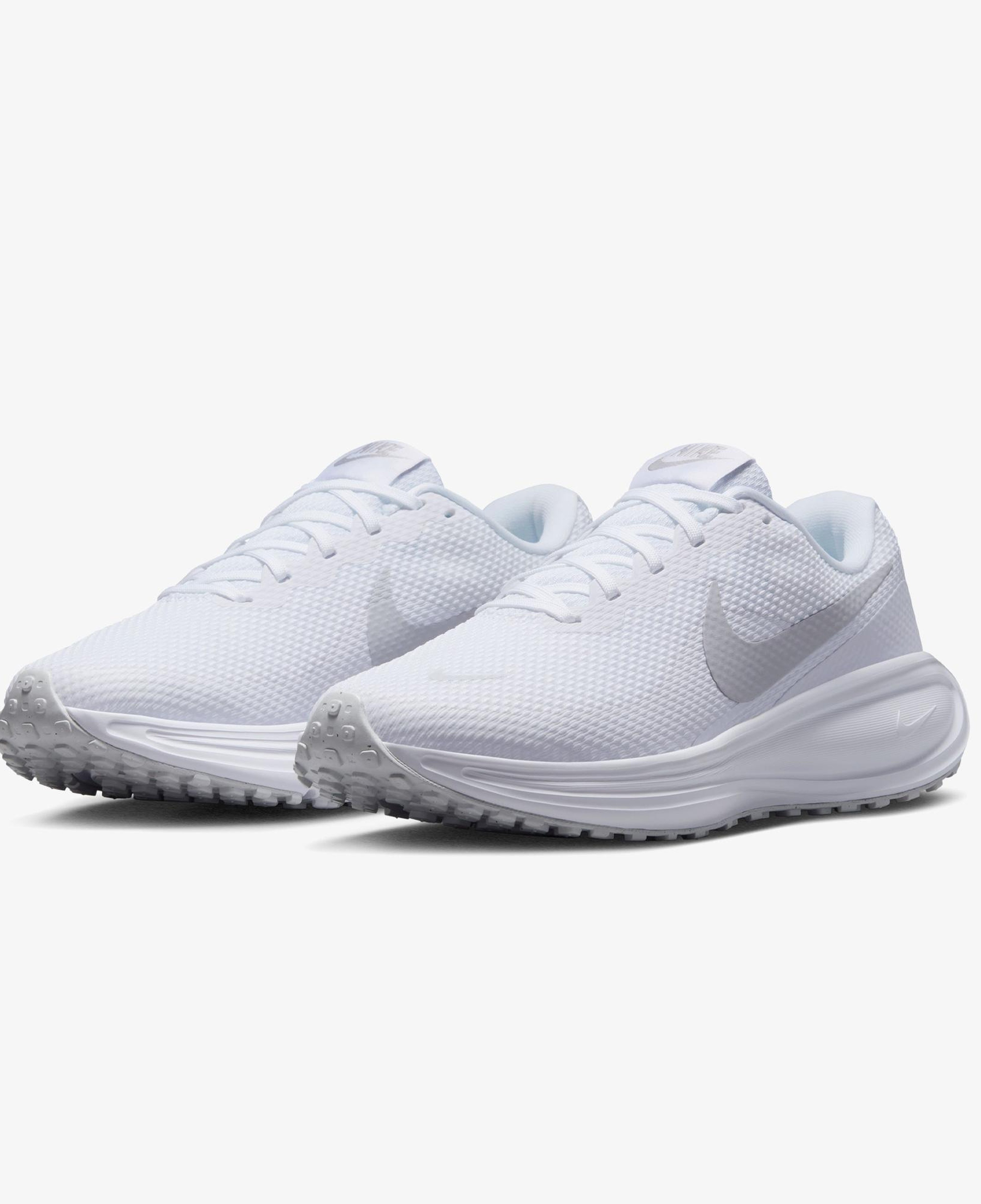 Nike Revolution 8 Kadın Beyaz Koşu Ayakkabısı