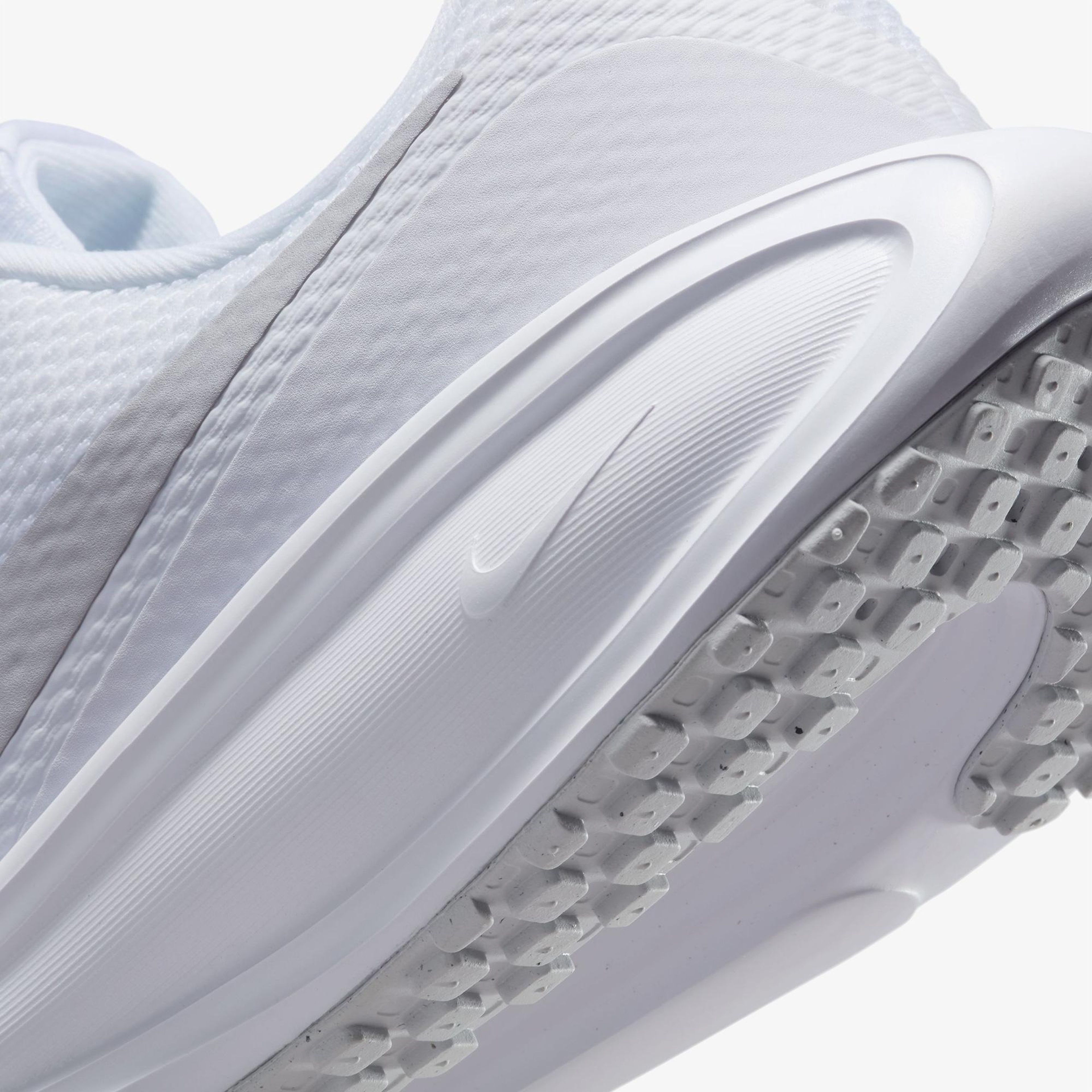 Nike Revolution 8 Kadın Beyaz Koşu Ayakkabısı