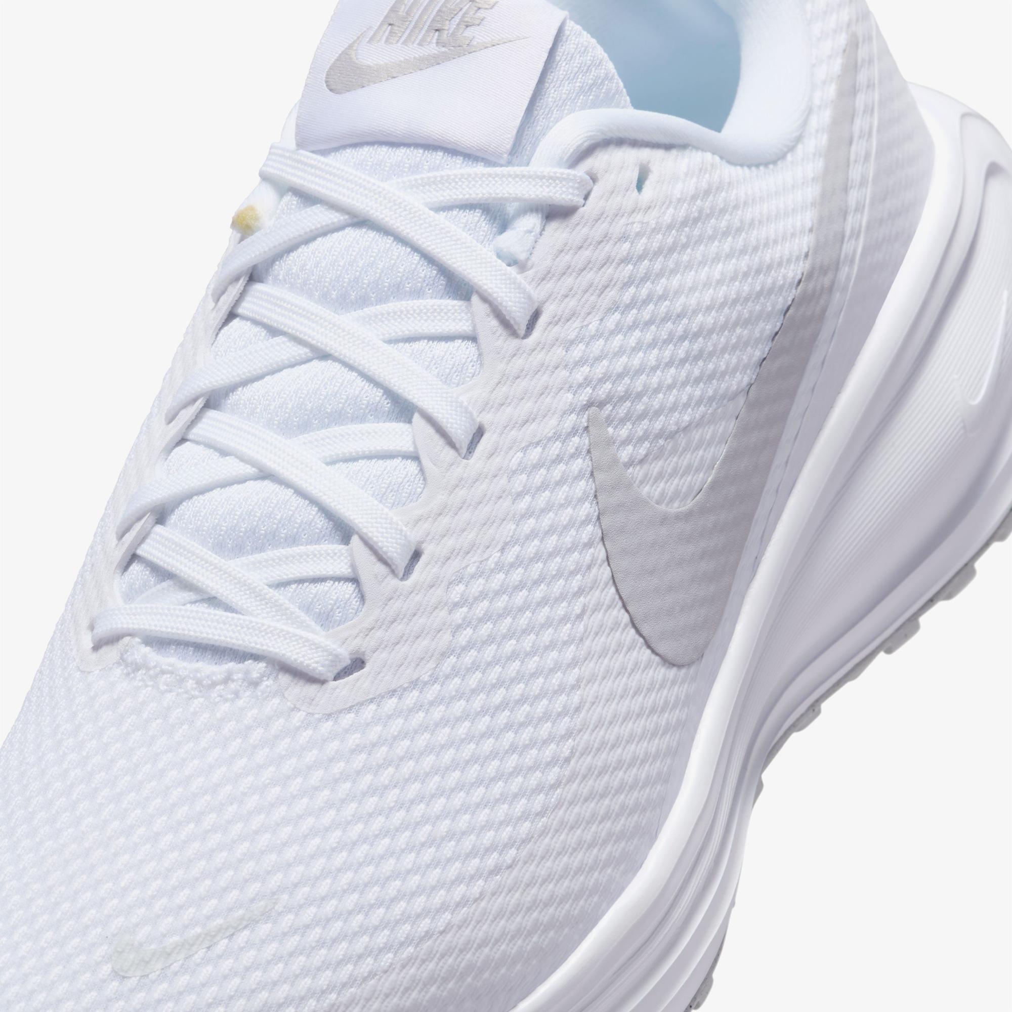 Nike Beyaz Nike Revolution 8