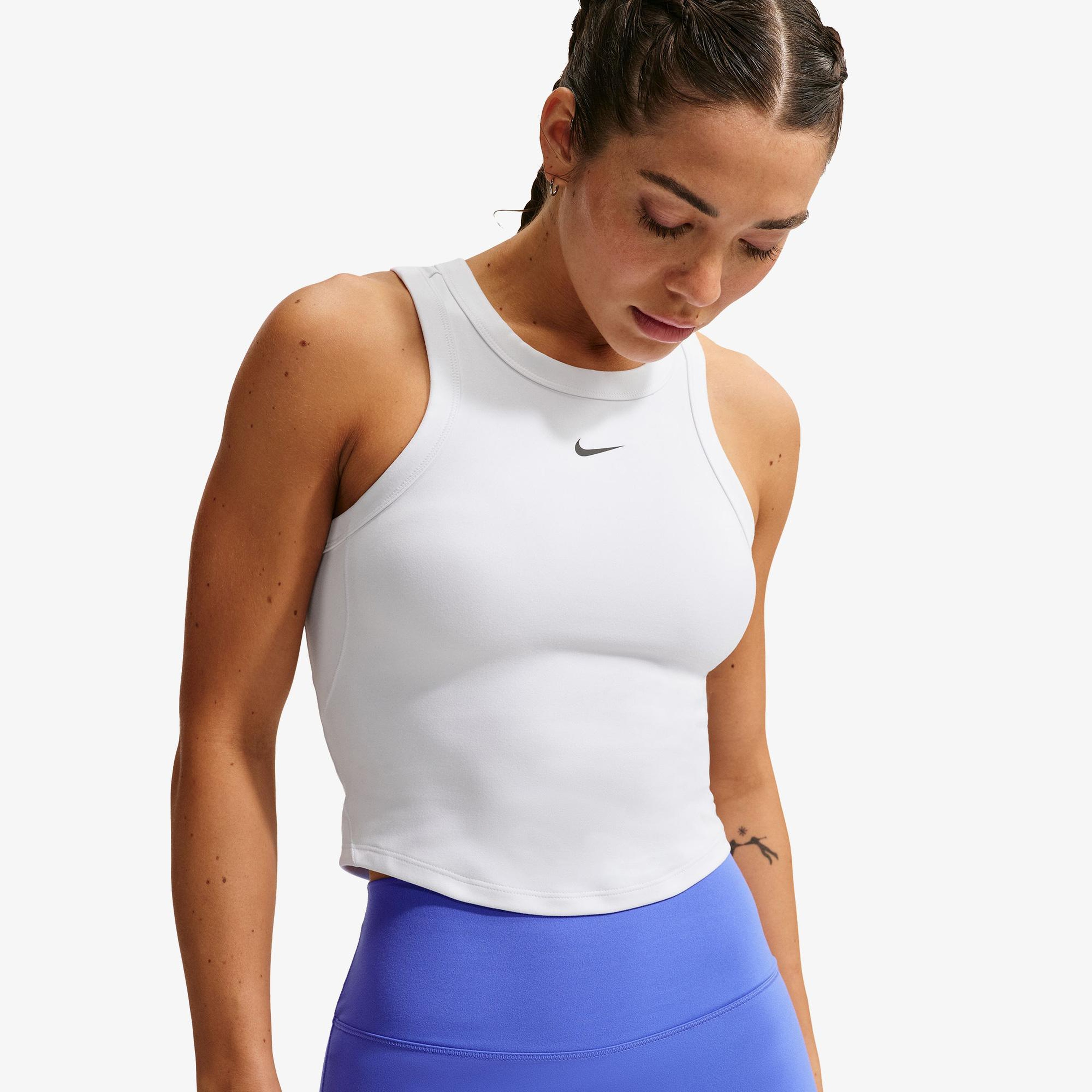 Nike One Fitted Dri-Fit Kadın Beyaz Crop T-Shirt