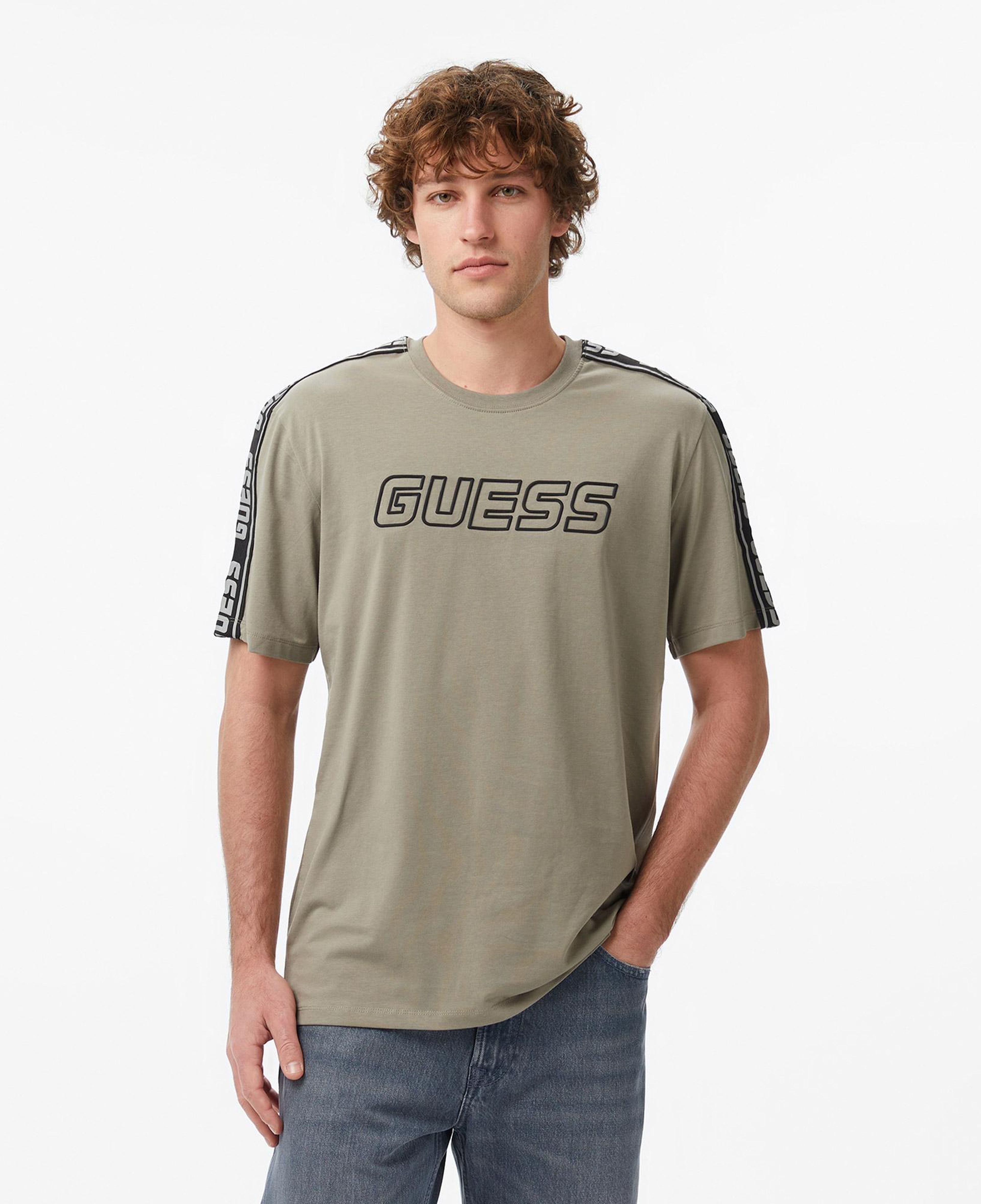 Guess Arlo Aktif Regular Fit Erkek Haki T-Shirt