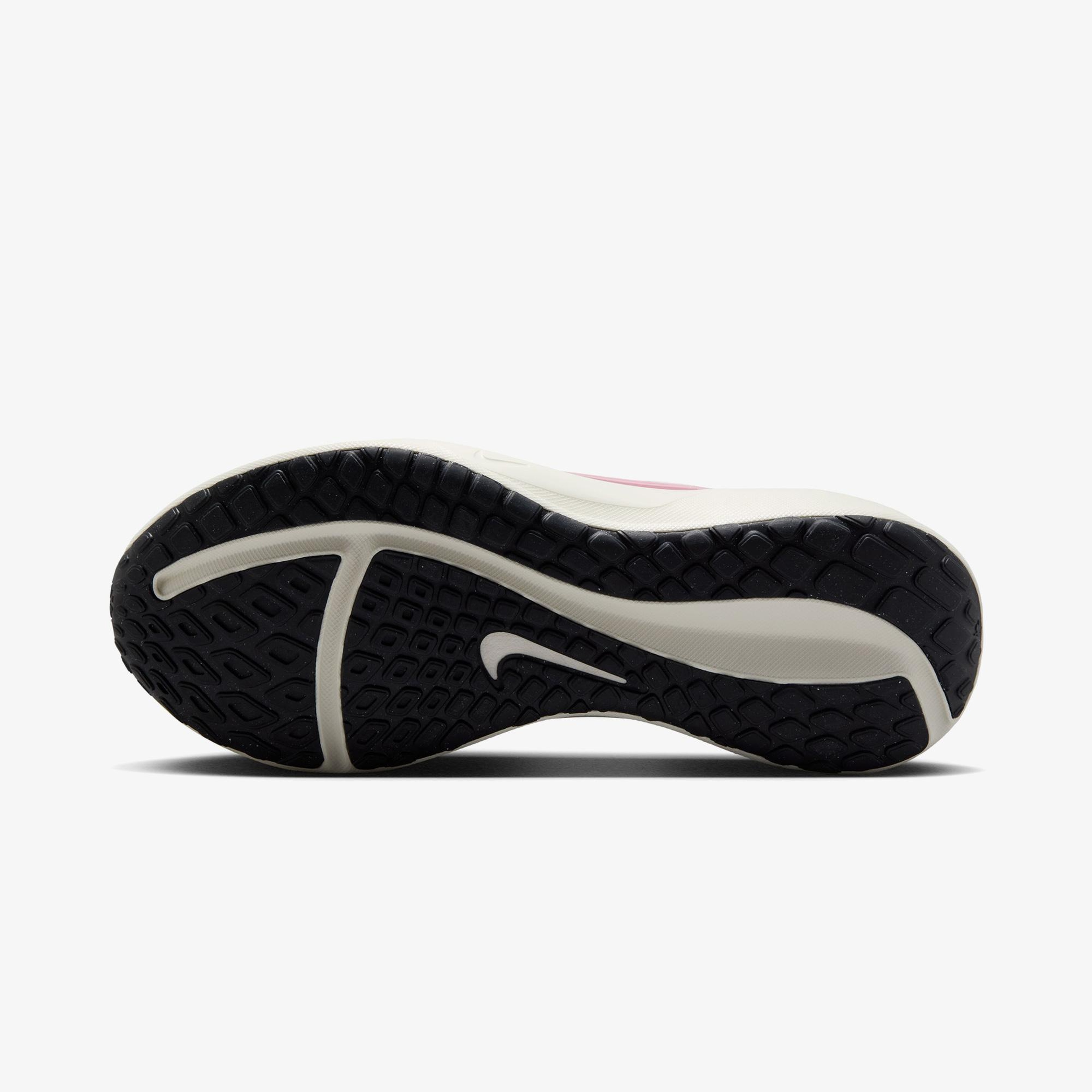 Nike Downshifter 13 Kadın Krem Rengi Koşu Ayakkabısı