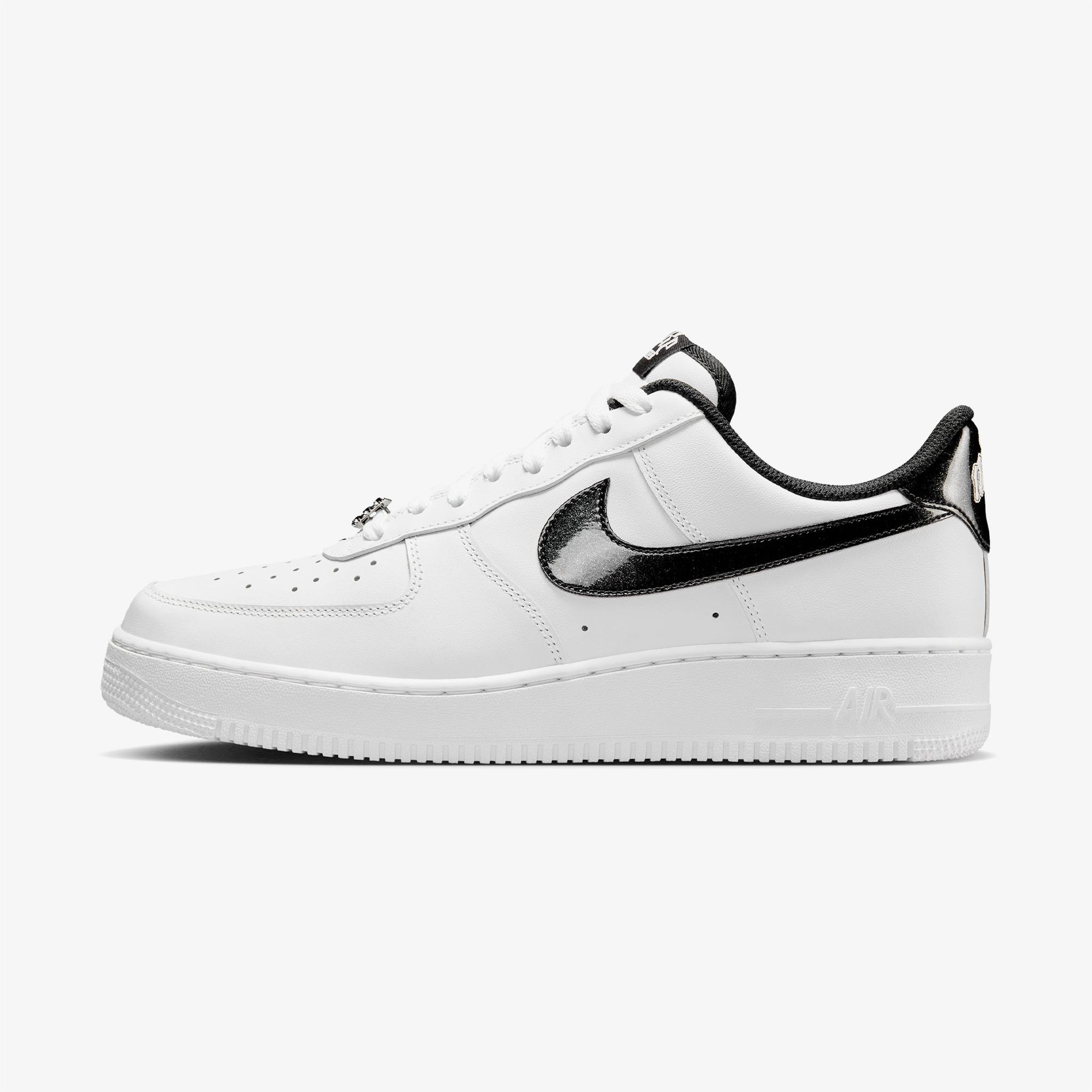 Nike Air Force 1 '07 LV8 Erkek Beyaz Spor Ayakkabı