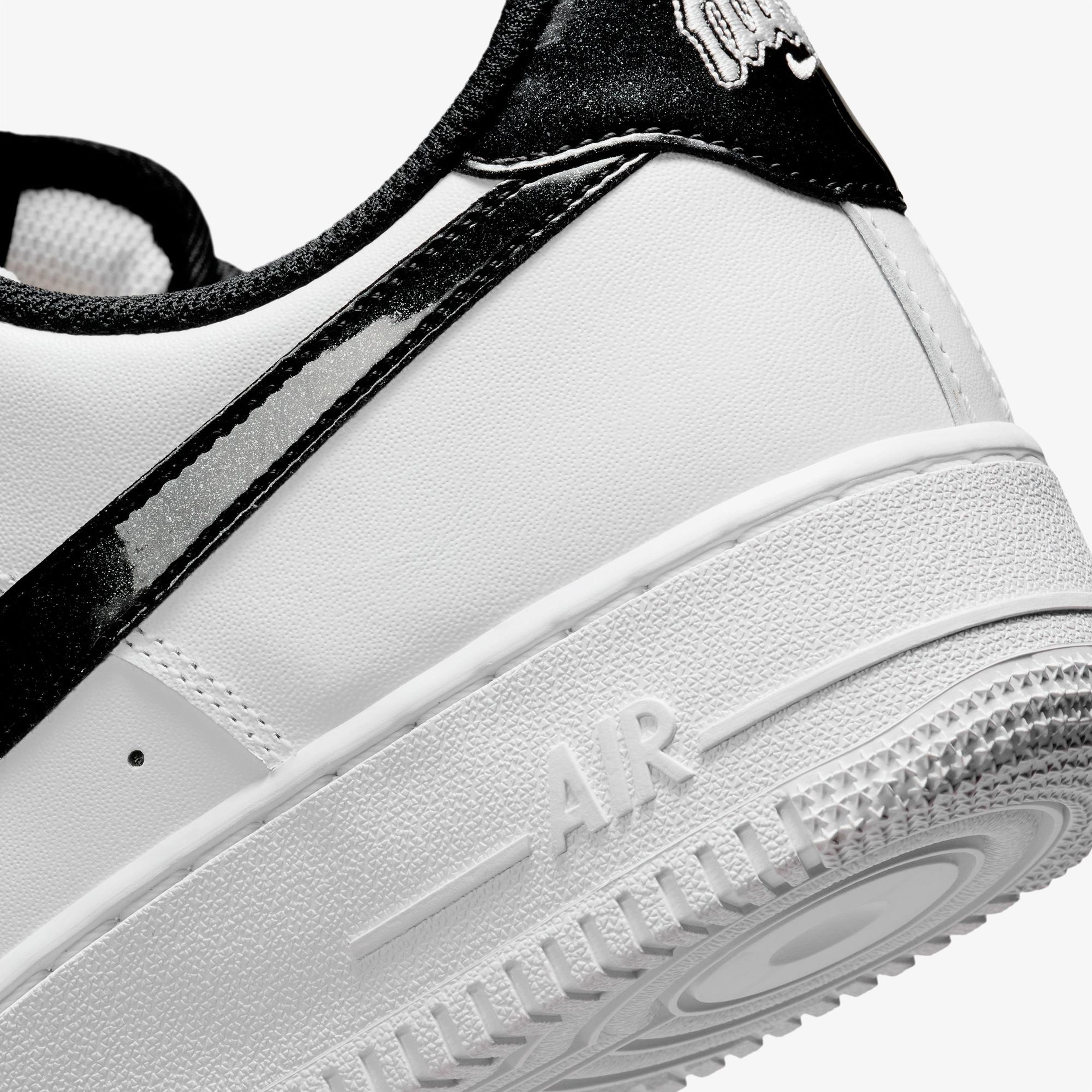 Nike Air Force 1 '07 LV8 Erkek Beyaz Spor Ayakkabı