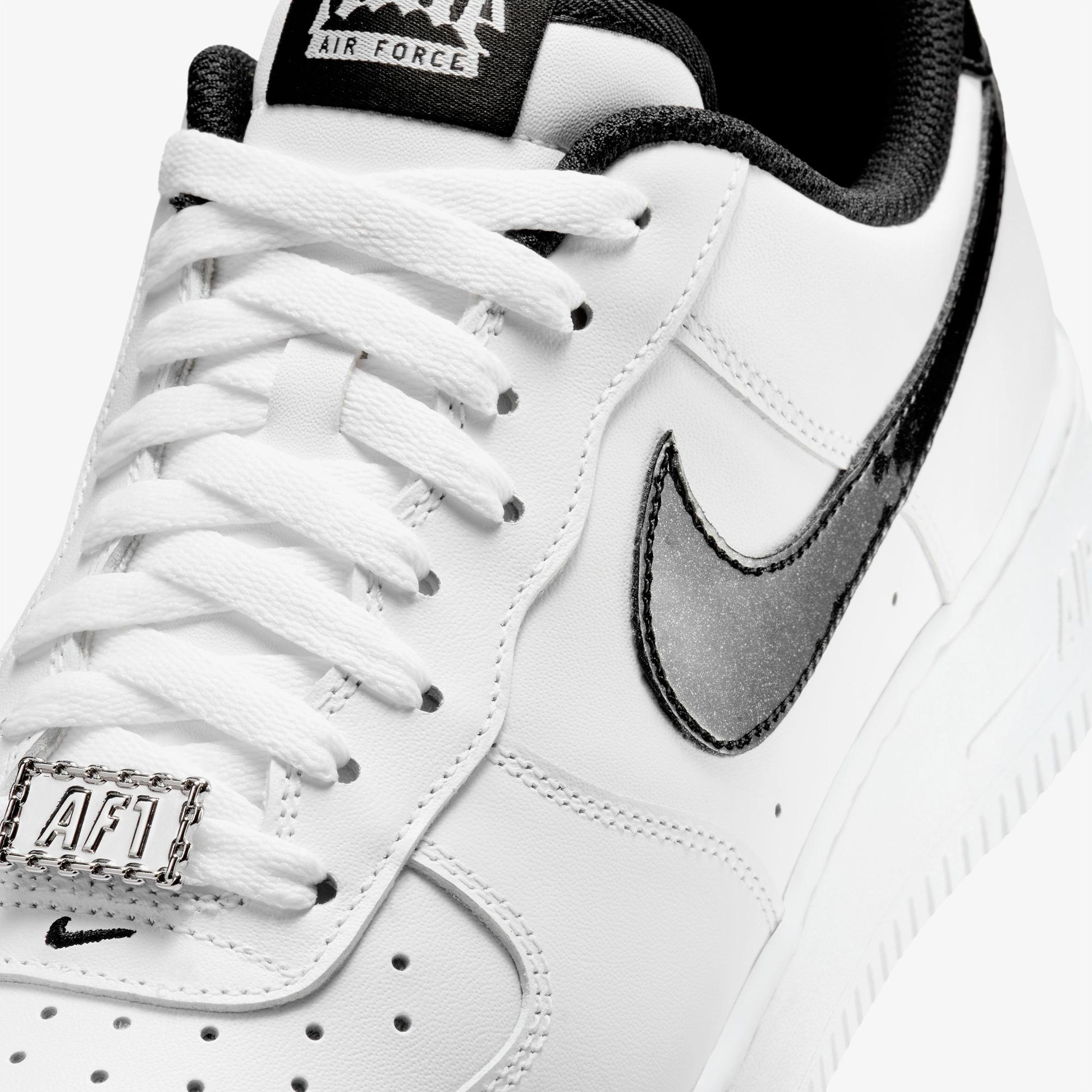 Nike Air Force 1 '07 LV8 Erkek Beyaz Spor Ayakkabı