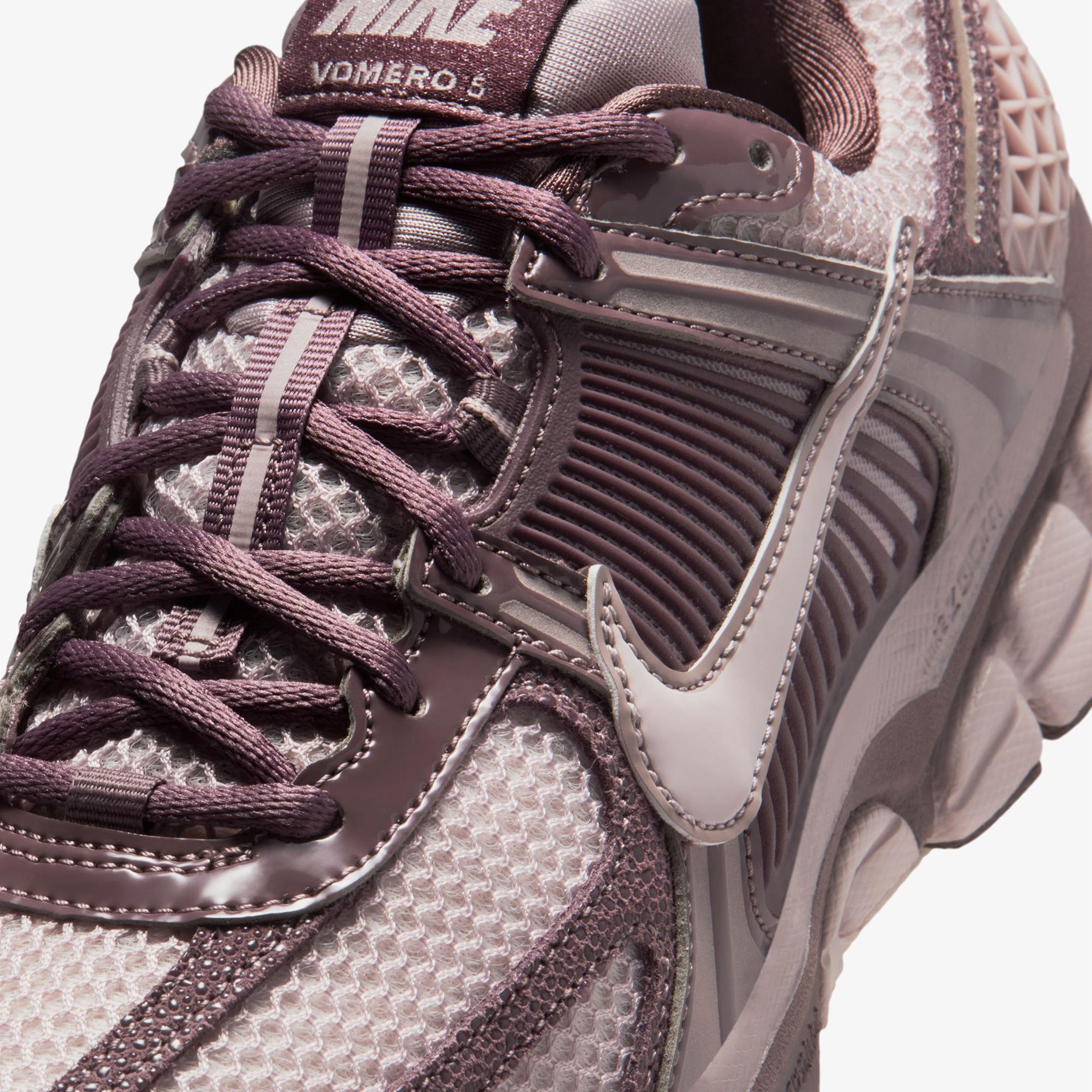 Nike Zoom Vomero 5 Kadın Pembe Spor Ayakkabı