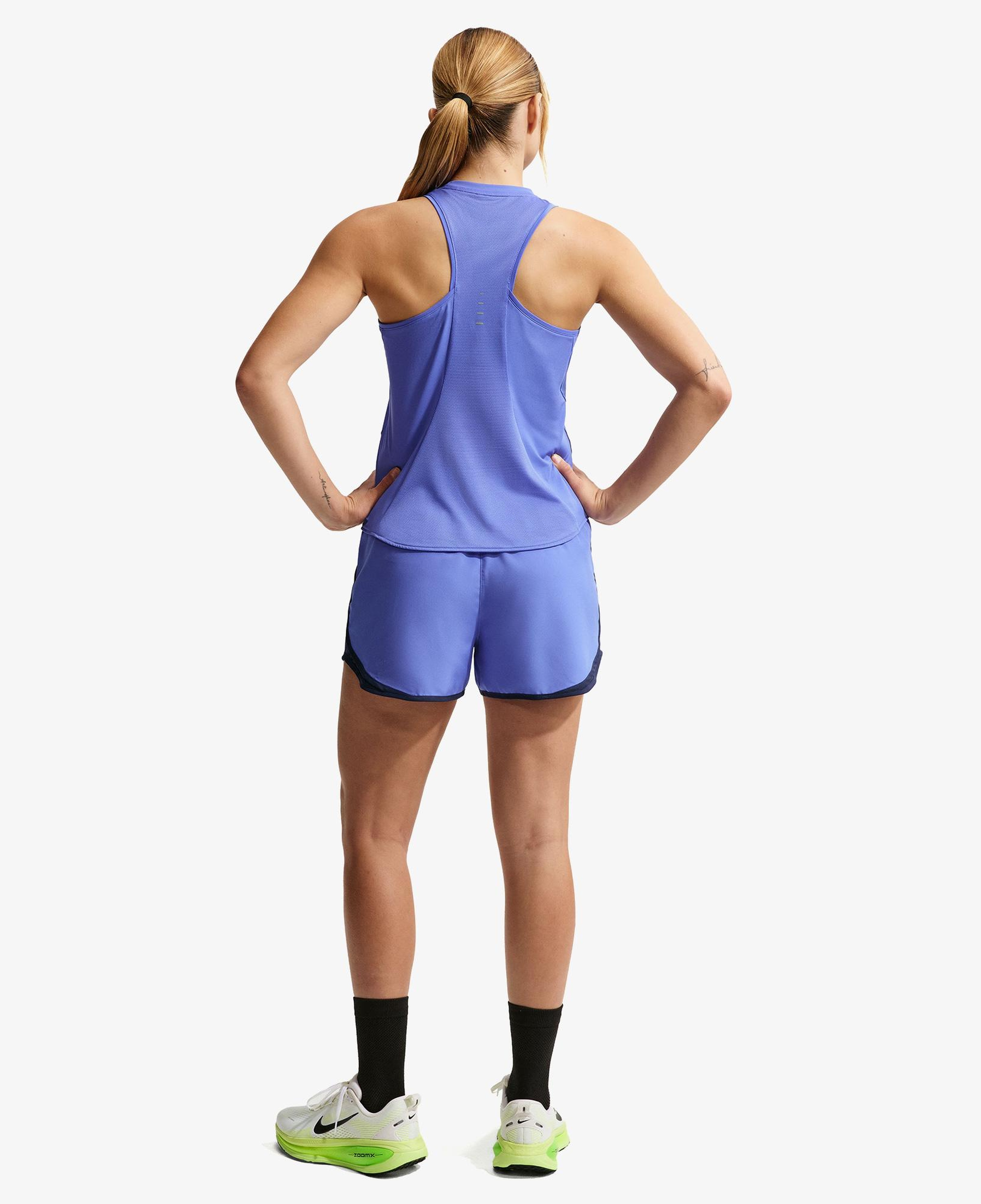 Nike Swift Dri-Fit Kadın Mor Kolsuz T-Shirt