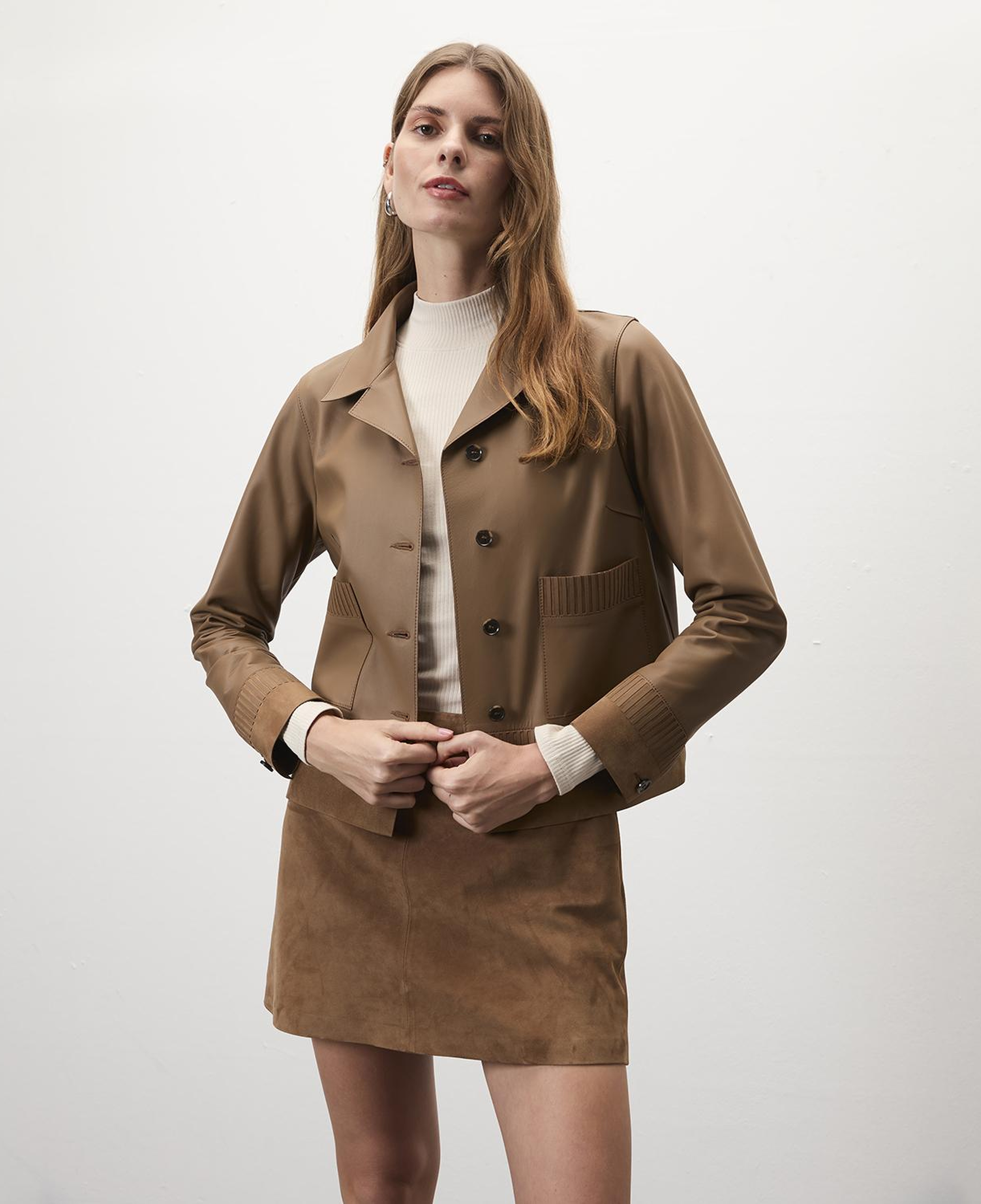 Kadın Açık Kahve Kısa Gömlek Yaka Deri Ceket