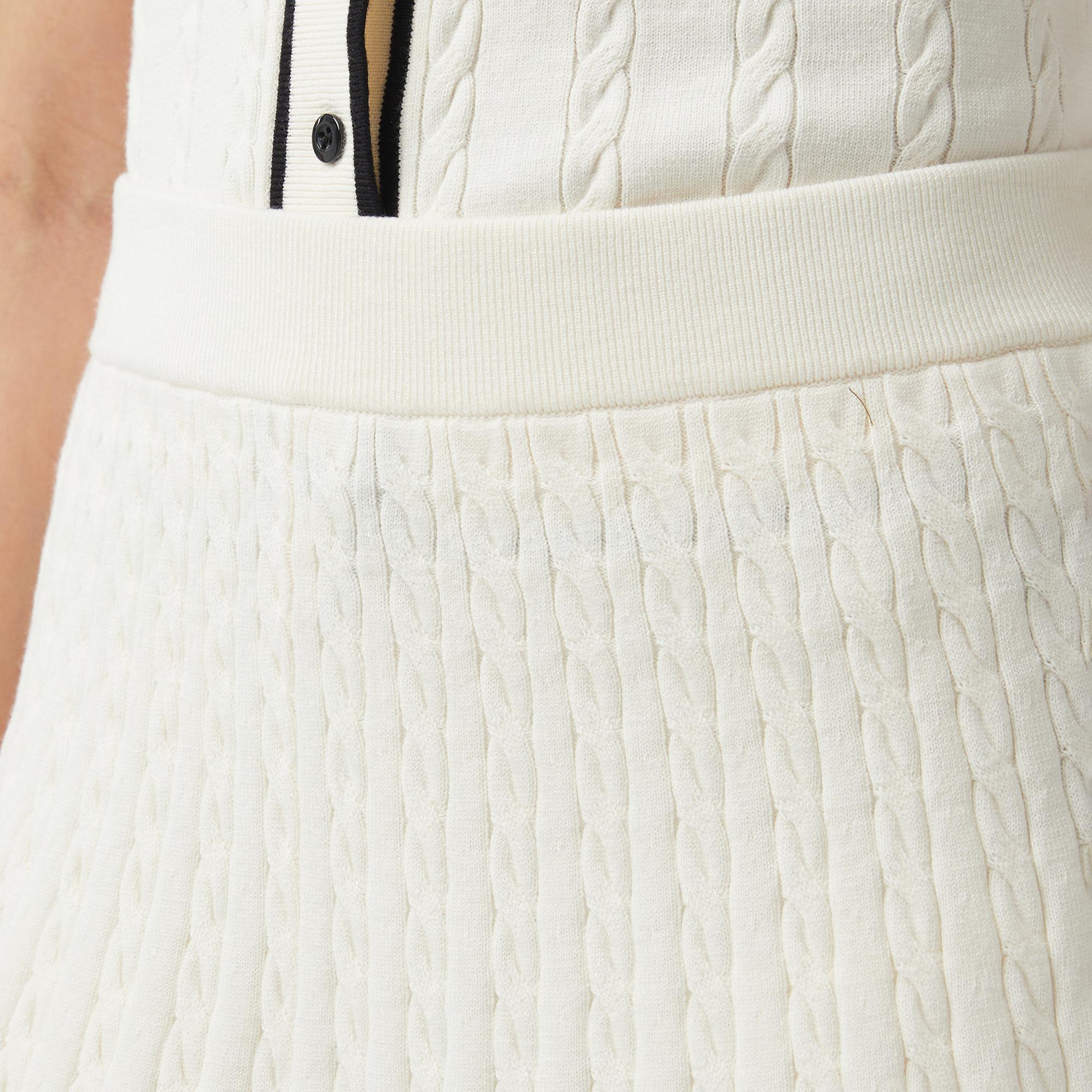 Guess Shari Aktif Pileli Kadın Beyaz Etek