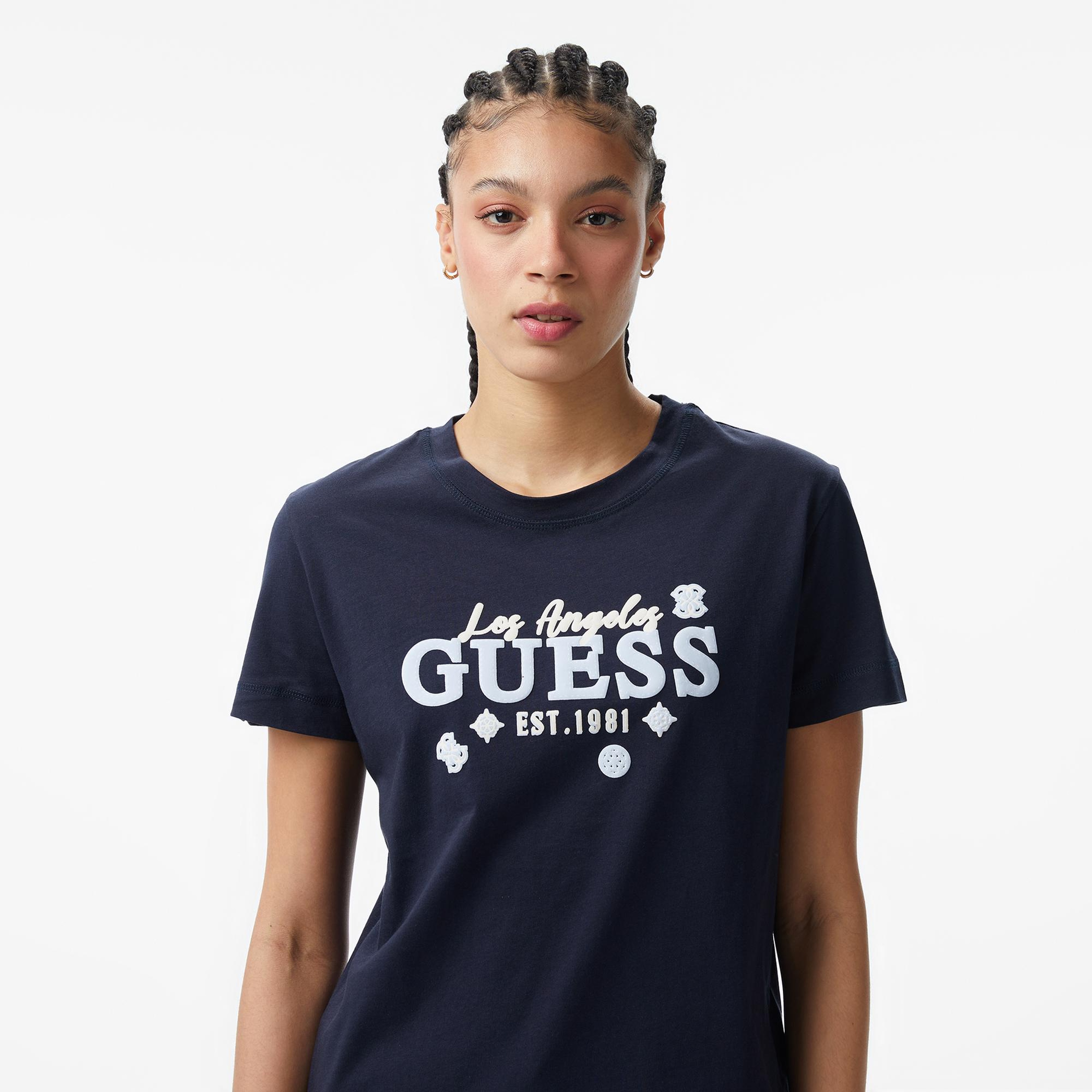 Guess Agnes Aktif Regular Fit Kadın Lacivert T-Shirt