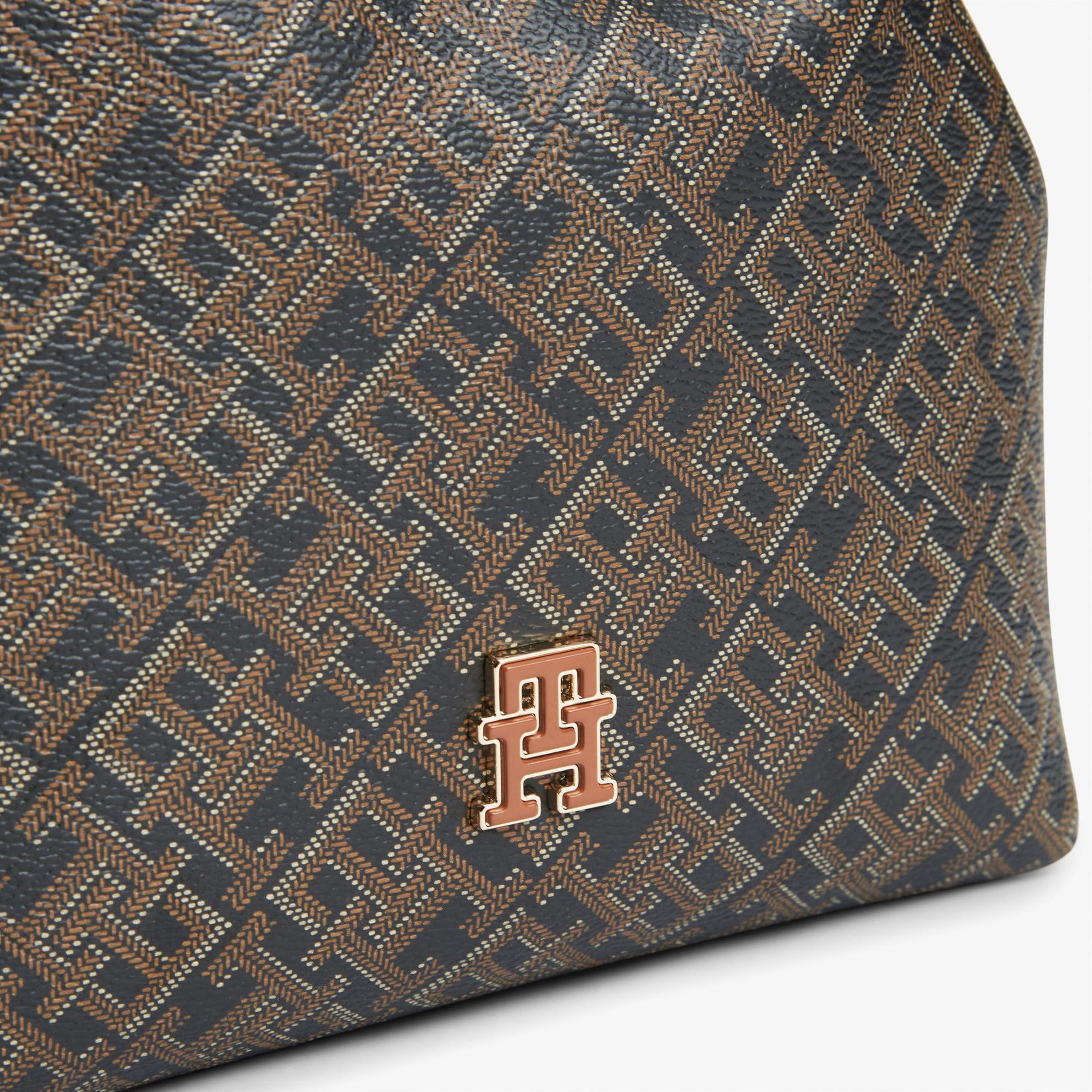 Tommy Hilfiger Monoplay Kadın Siyah Omuz Çantası