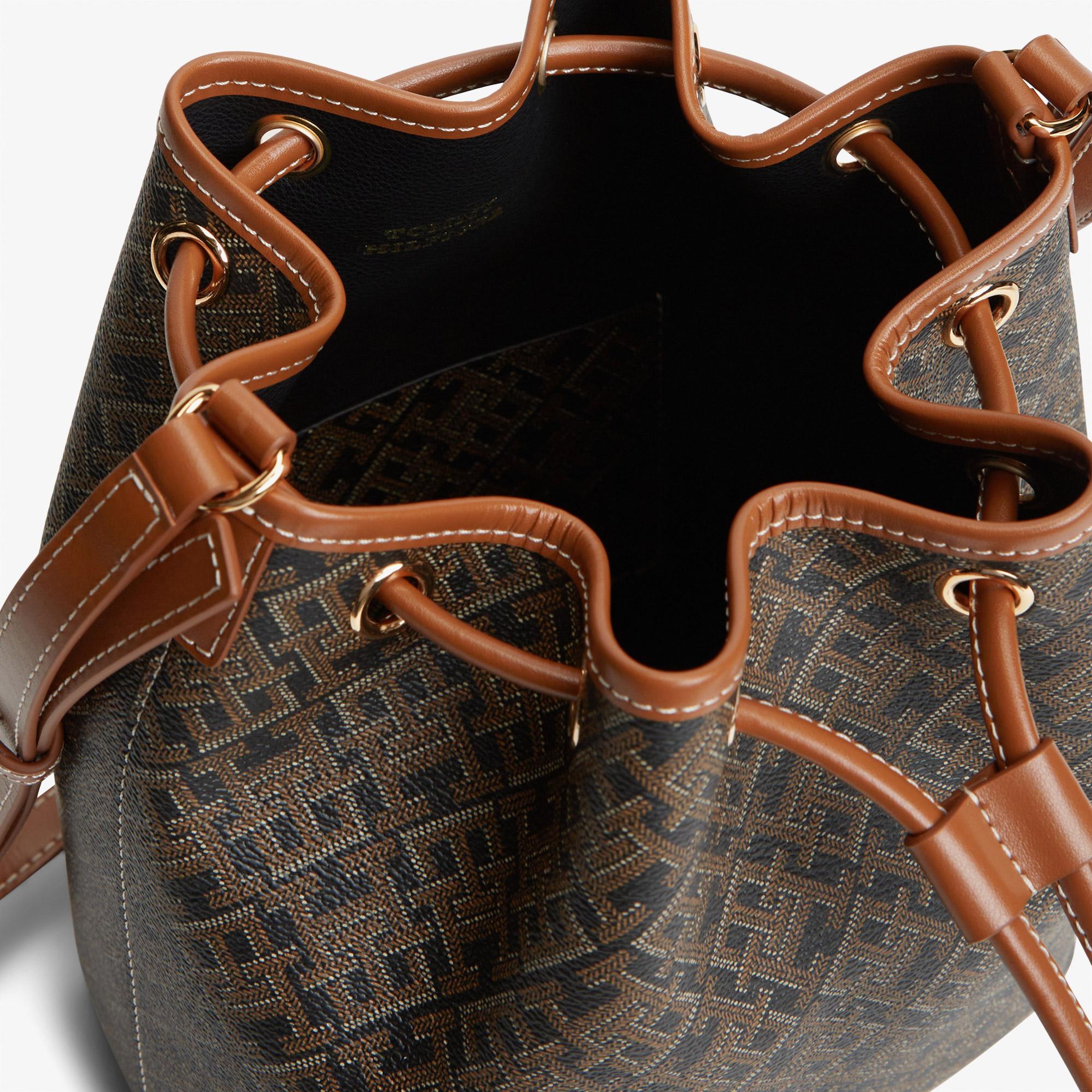 Tommy Hilfiger Monoplay Kadın Siyah Omuz Çantası