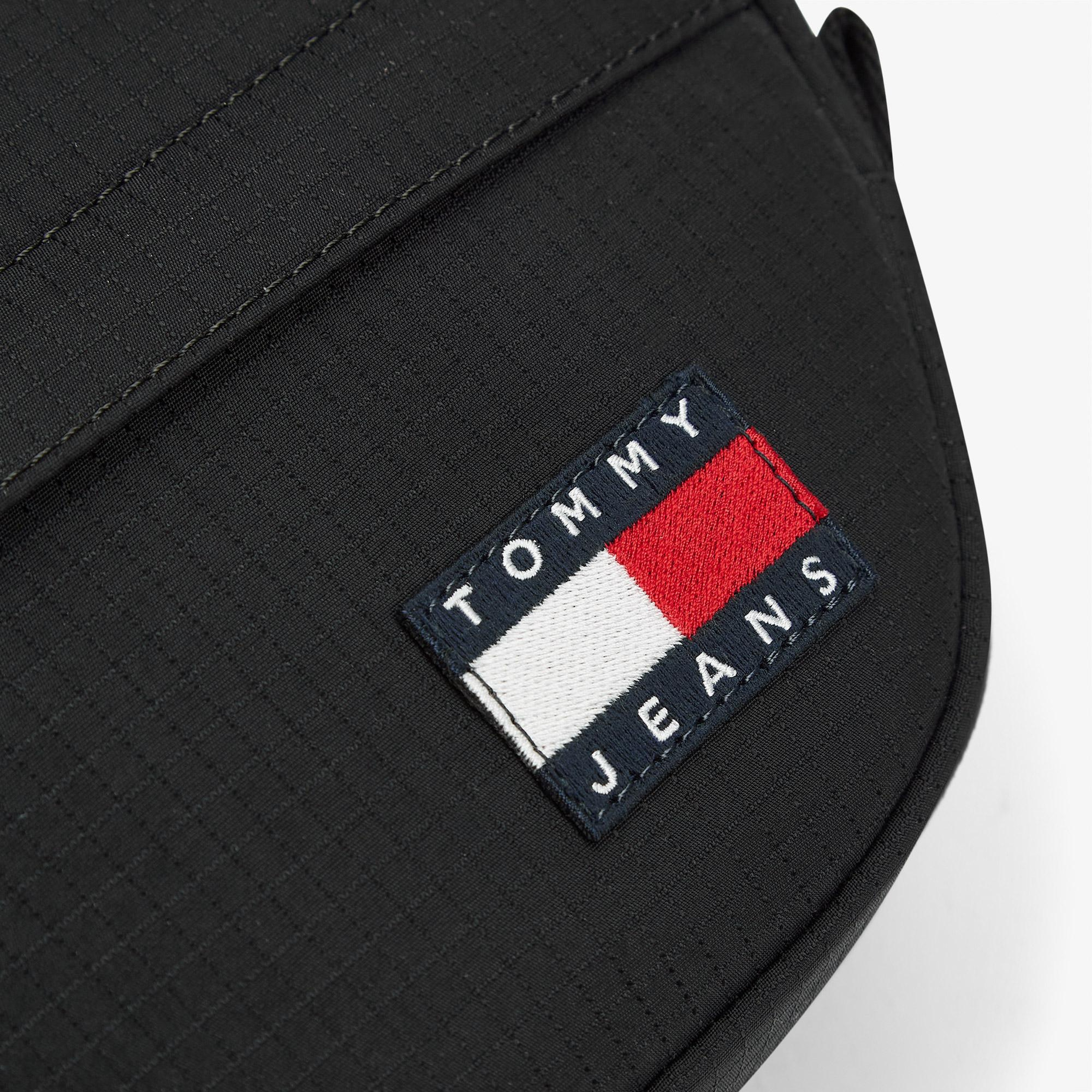 Tommy Hilfiger Essential Daily Erkek Siyah Bel Çantası