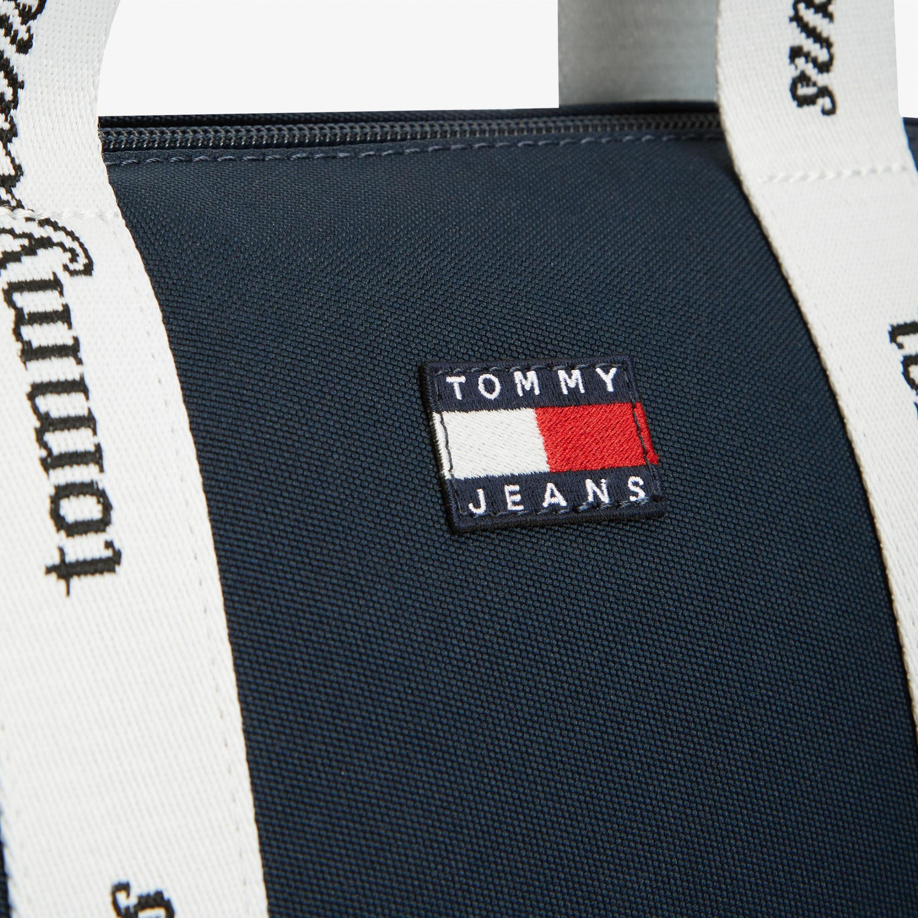 Tommy Hilfiger Essential Daily Kadın Lacivert El Çantası