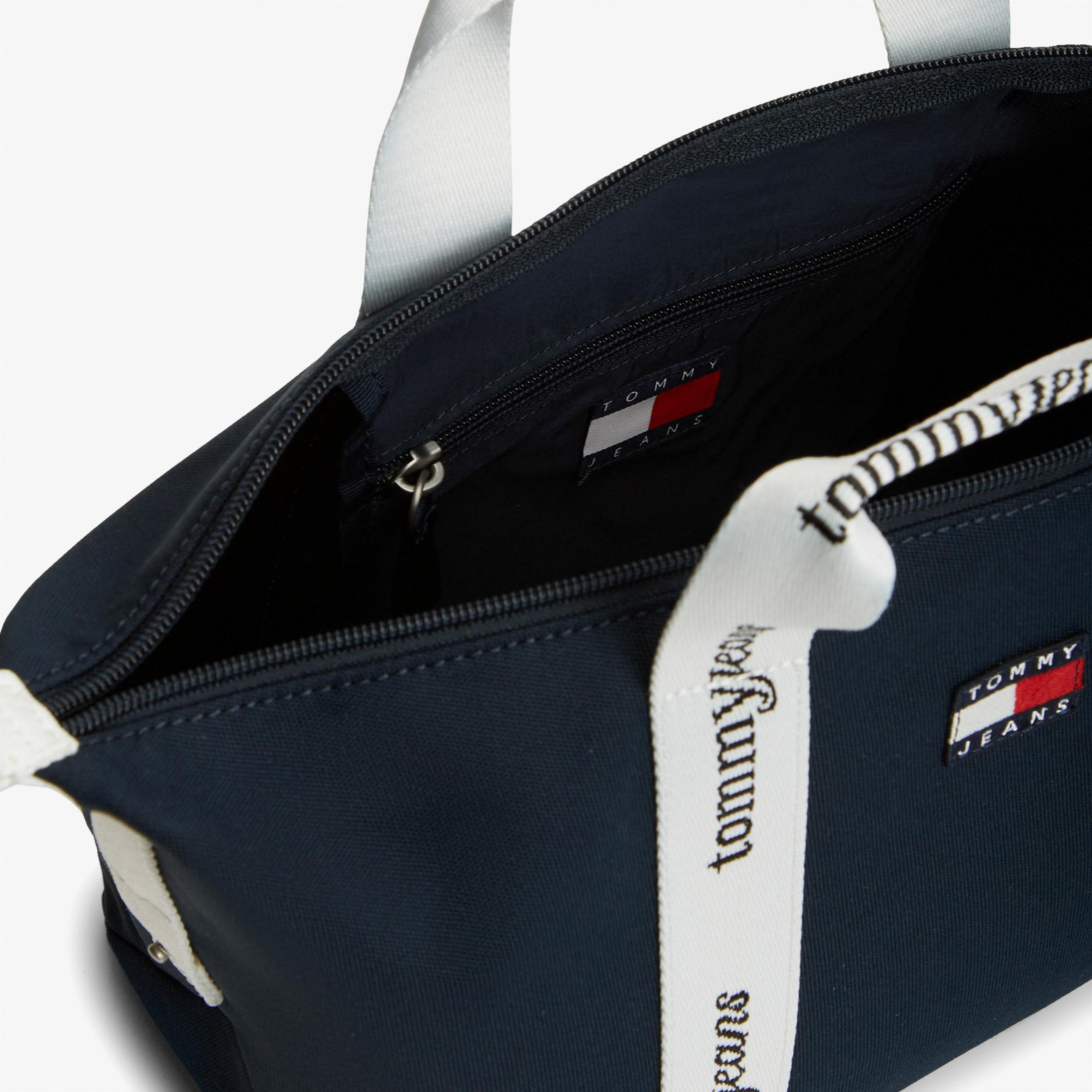 Tommy Hilfiger Essential Daily Kadın Lacivert El Çantası