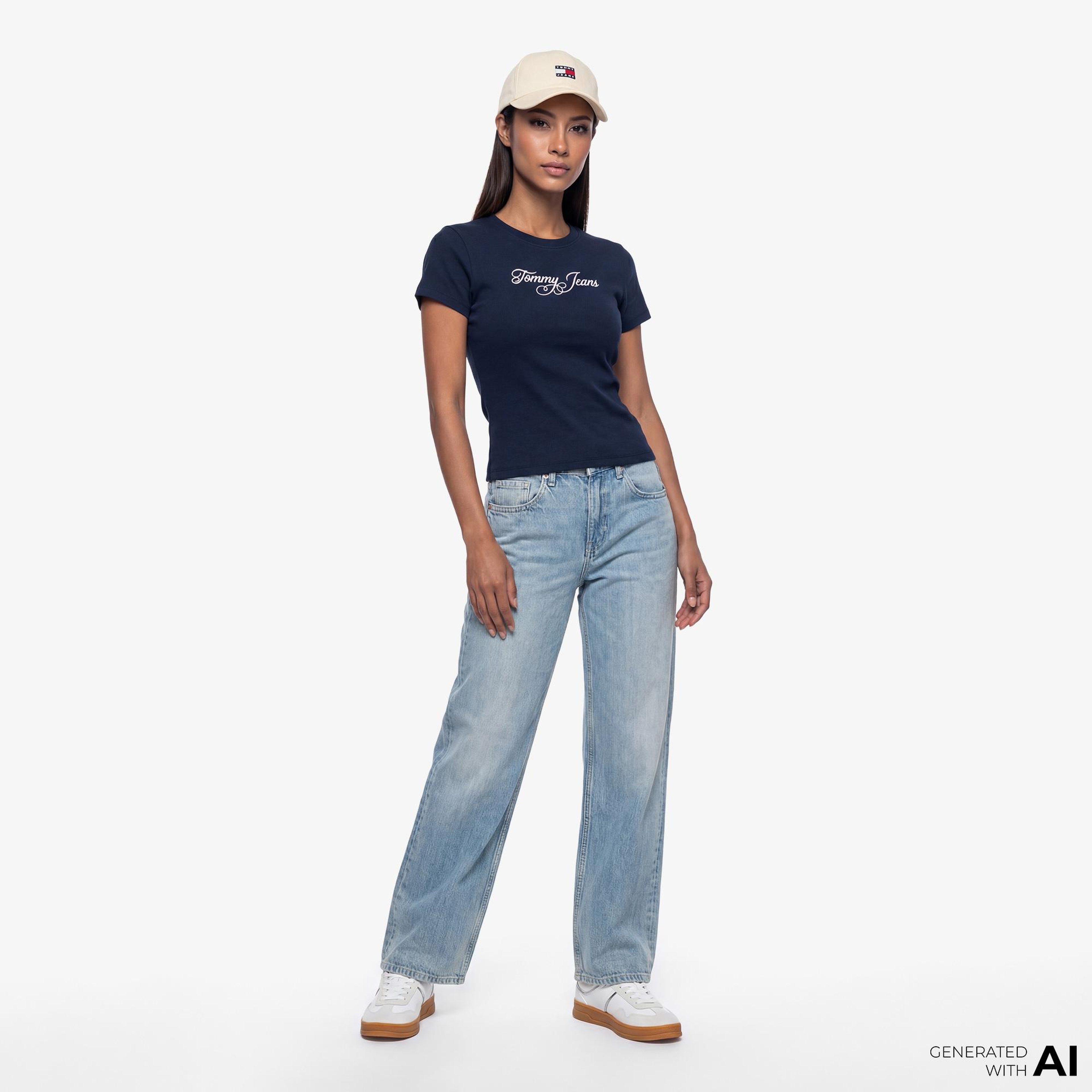 Tommy Hilfiger Essential Logo Kadın Lacivert T-Shirt