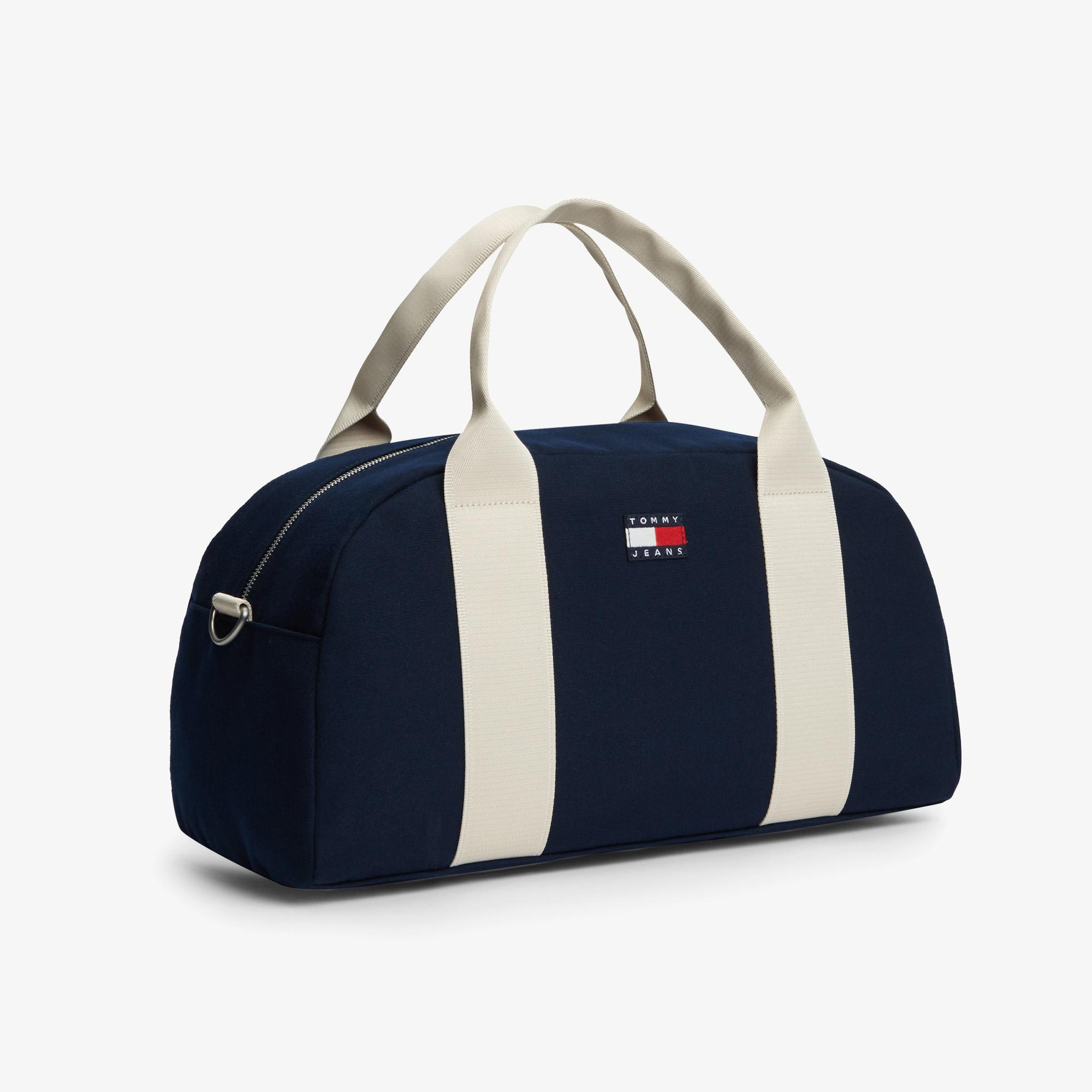 Tommy Hilfiger Bold Varsity Erkek Lacivert Spor Çantası