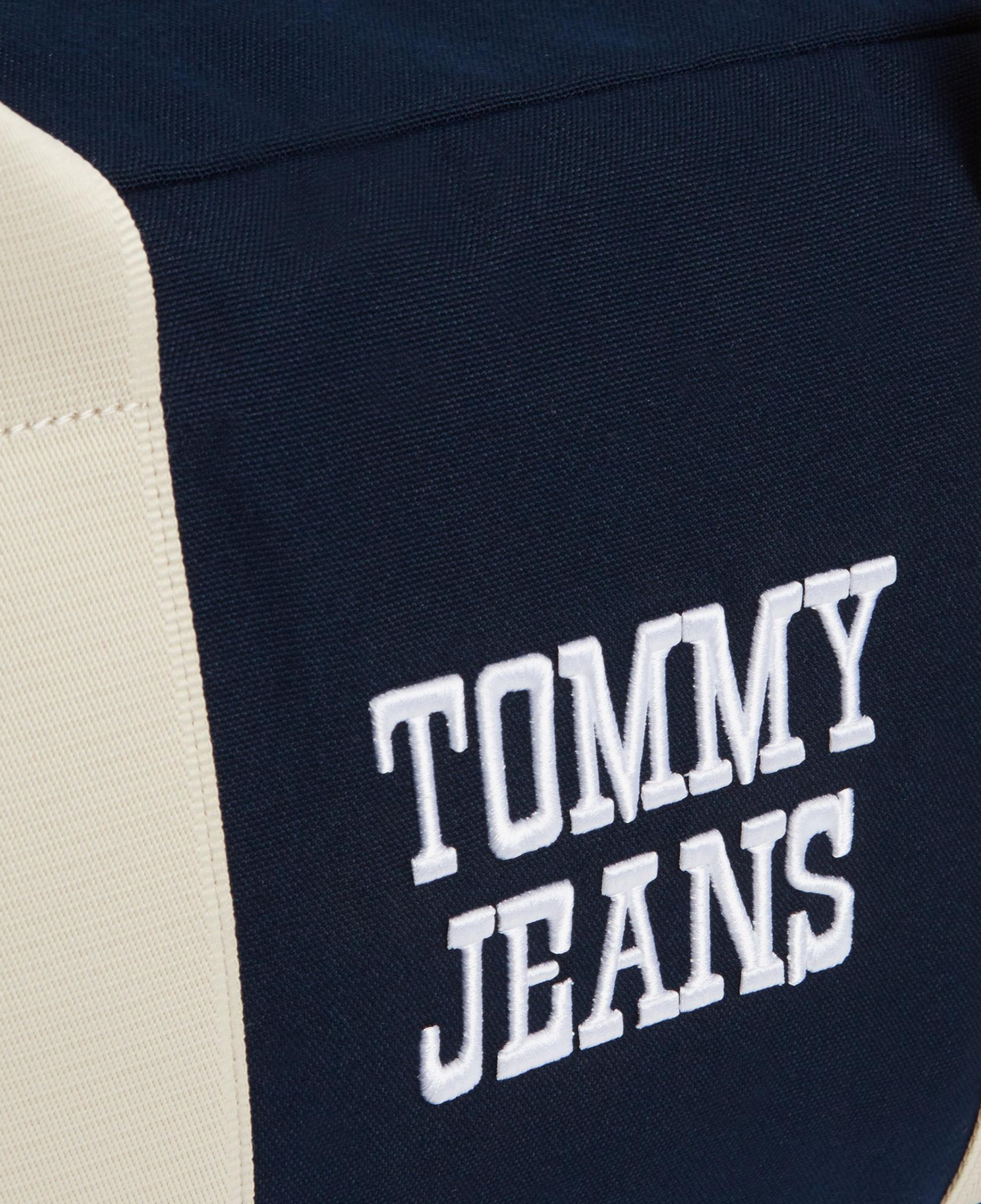 Tommy Hilfiger Bold Varsity Erkek Lacivert Spor Çantası