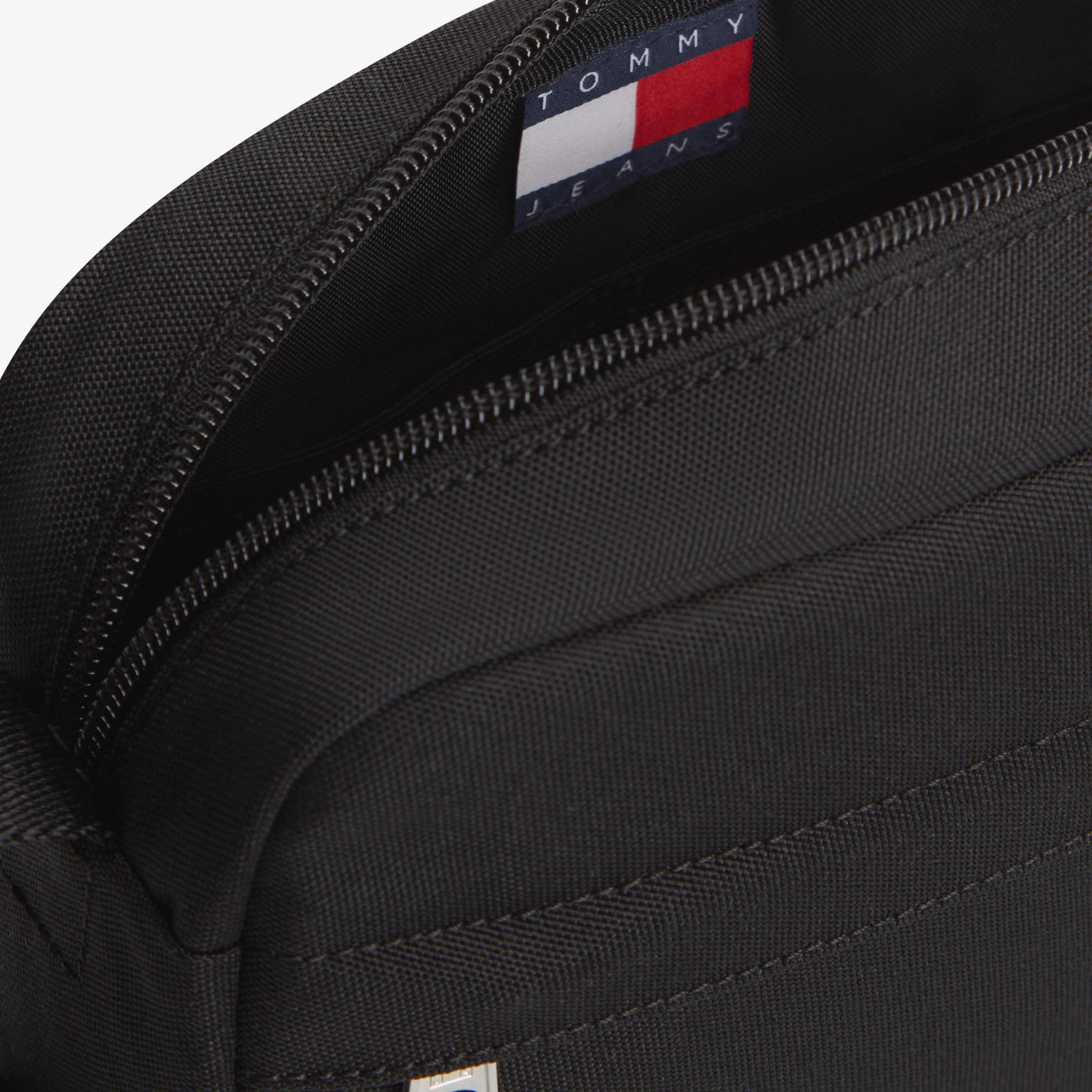 Tommy Hilfiger Essential Daily Erkek Siyah El Çantası