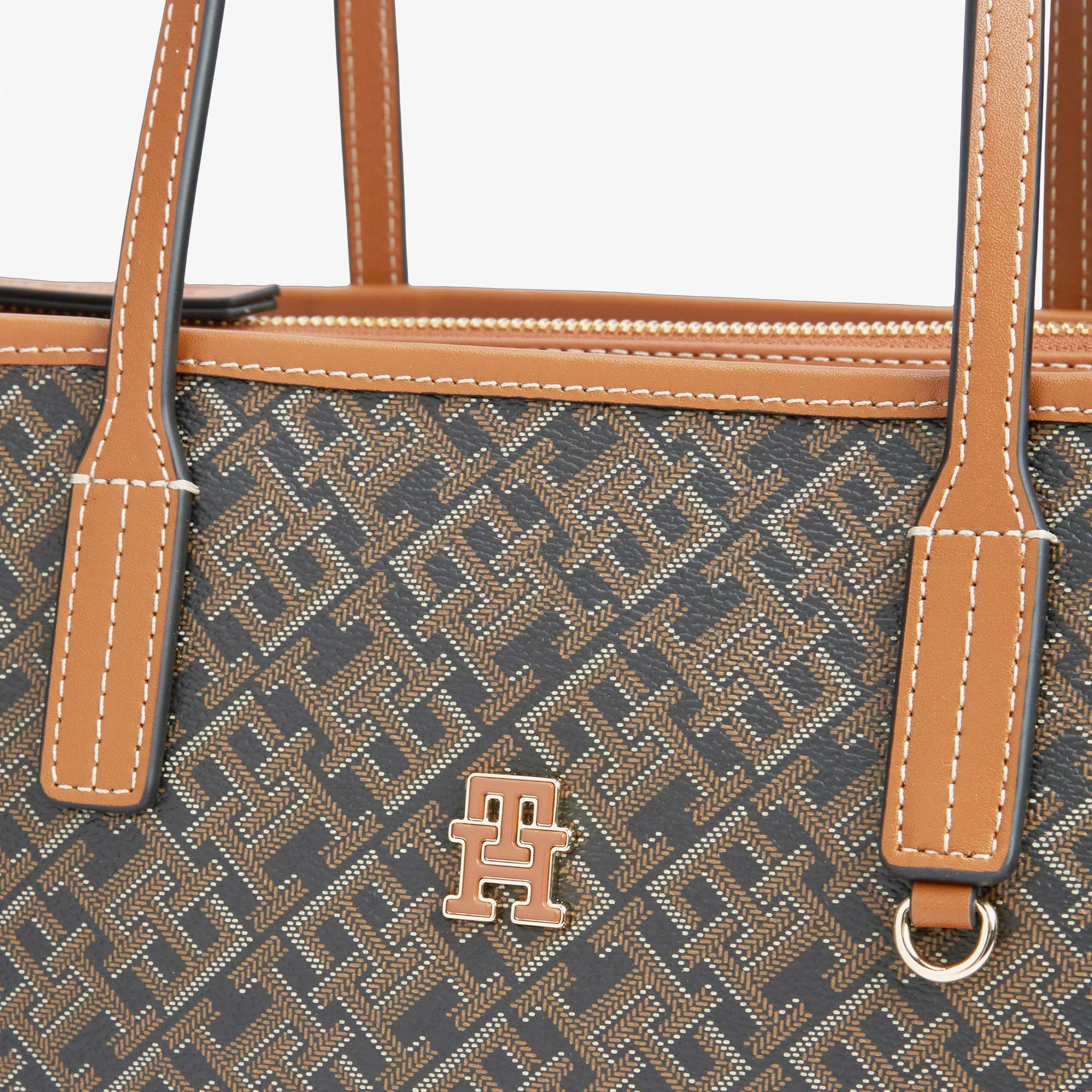 Tommy Hilfiger Monoplay Leather Kadın Siyah El Çantası